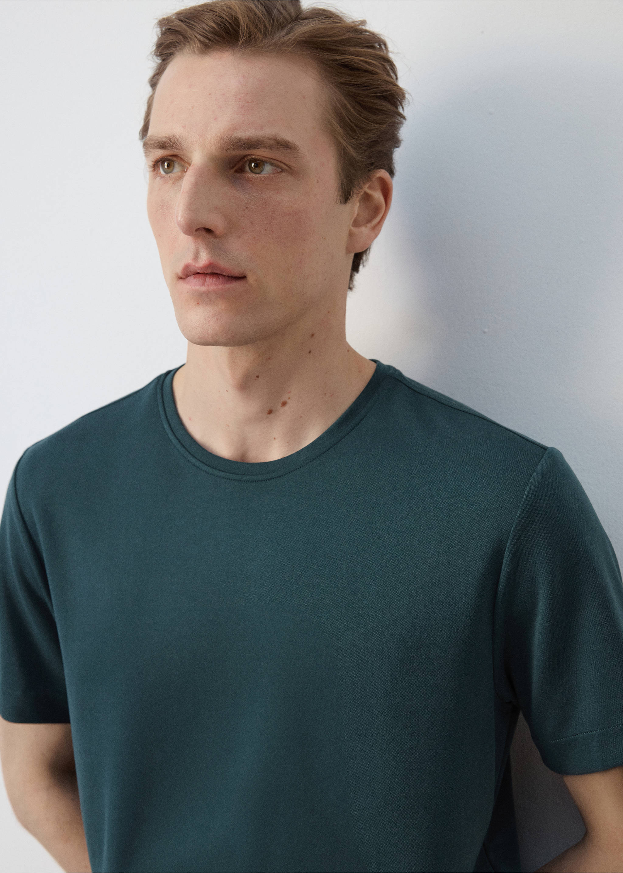 T-shirt slim-fit manches courtes - Détail de l'article 1, Vert foncé. Ref: 27037911-00.