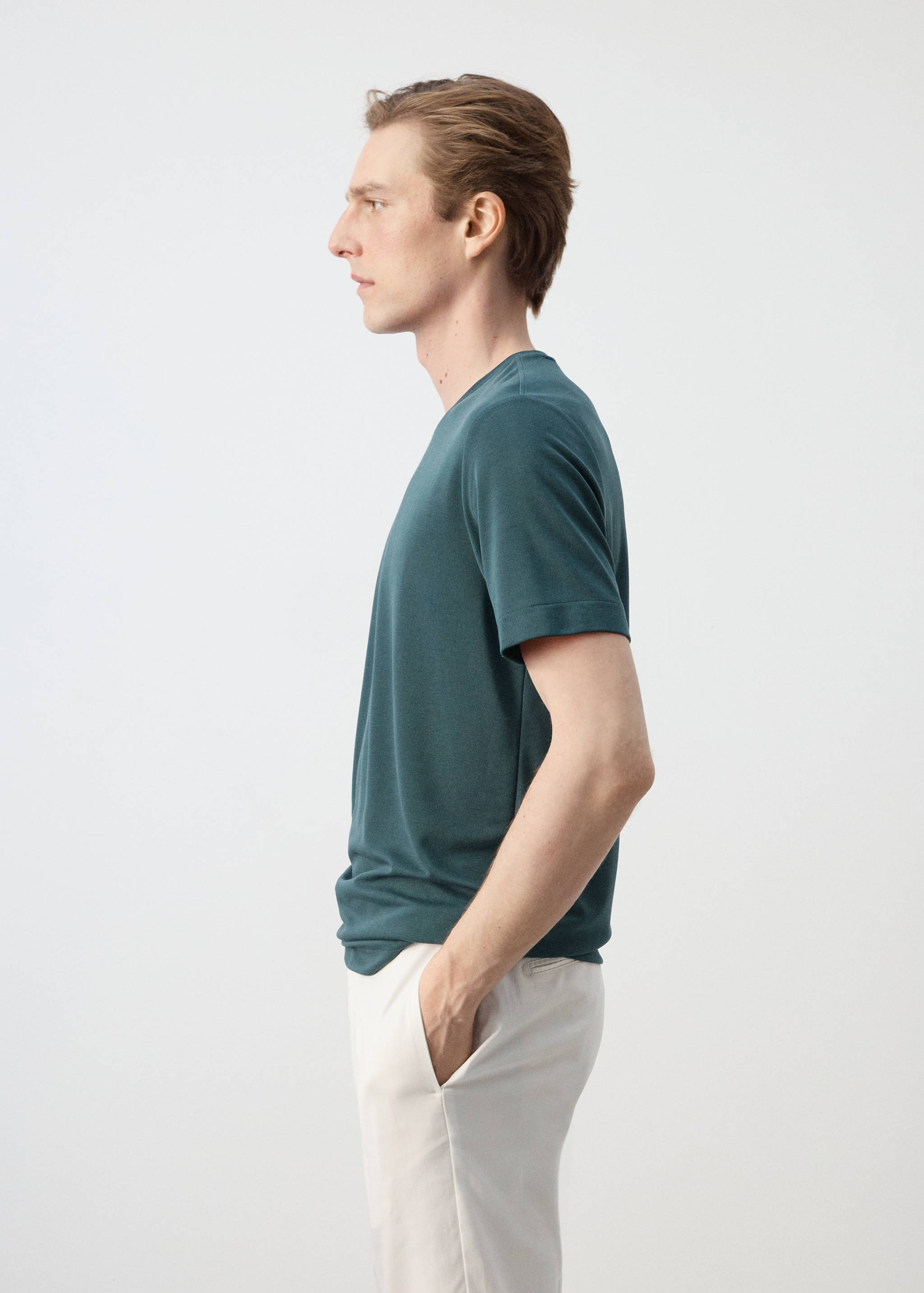 T-shirt slim fit de manga curta - Pormenor do artigo 2