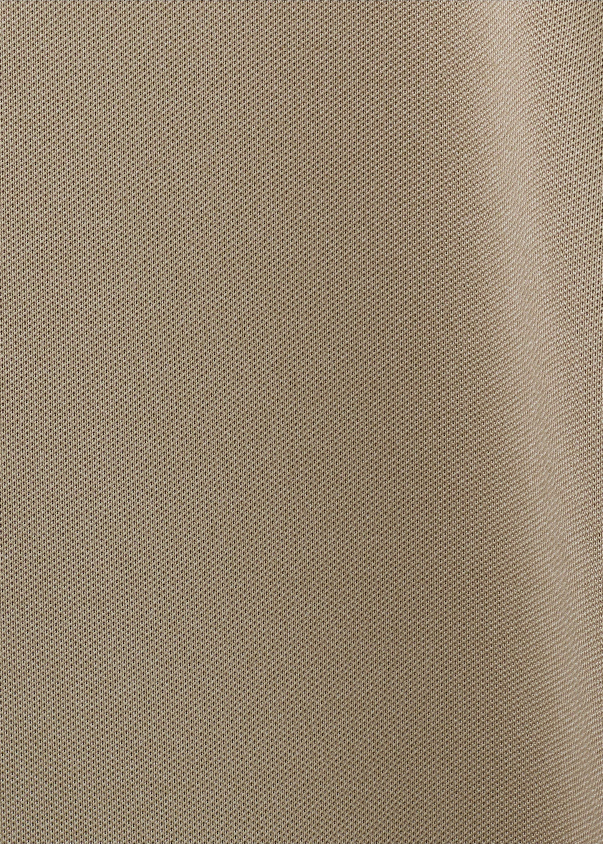 Polo bicolor cuello cremallera - Detalle del artículo 0, Beige. Ref: 27037912-00.