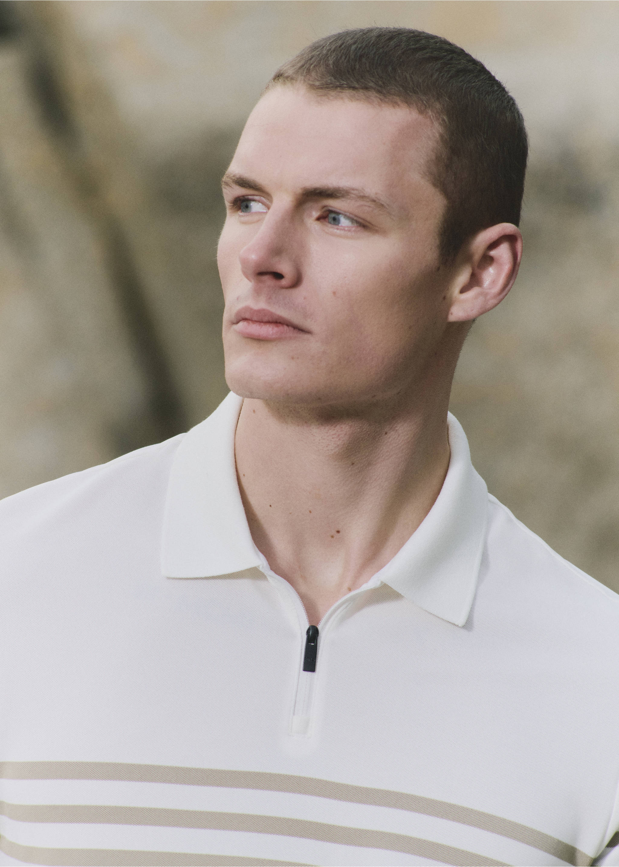 Two-tone zip neck polo - Details of the article 5, Beige. Ref: 27037912-00.