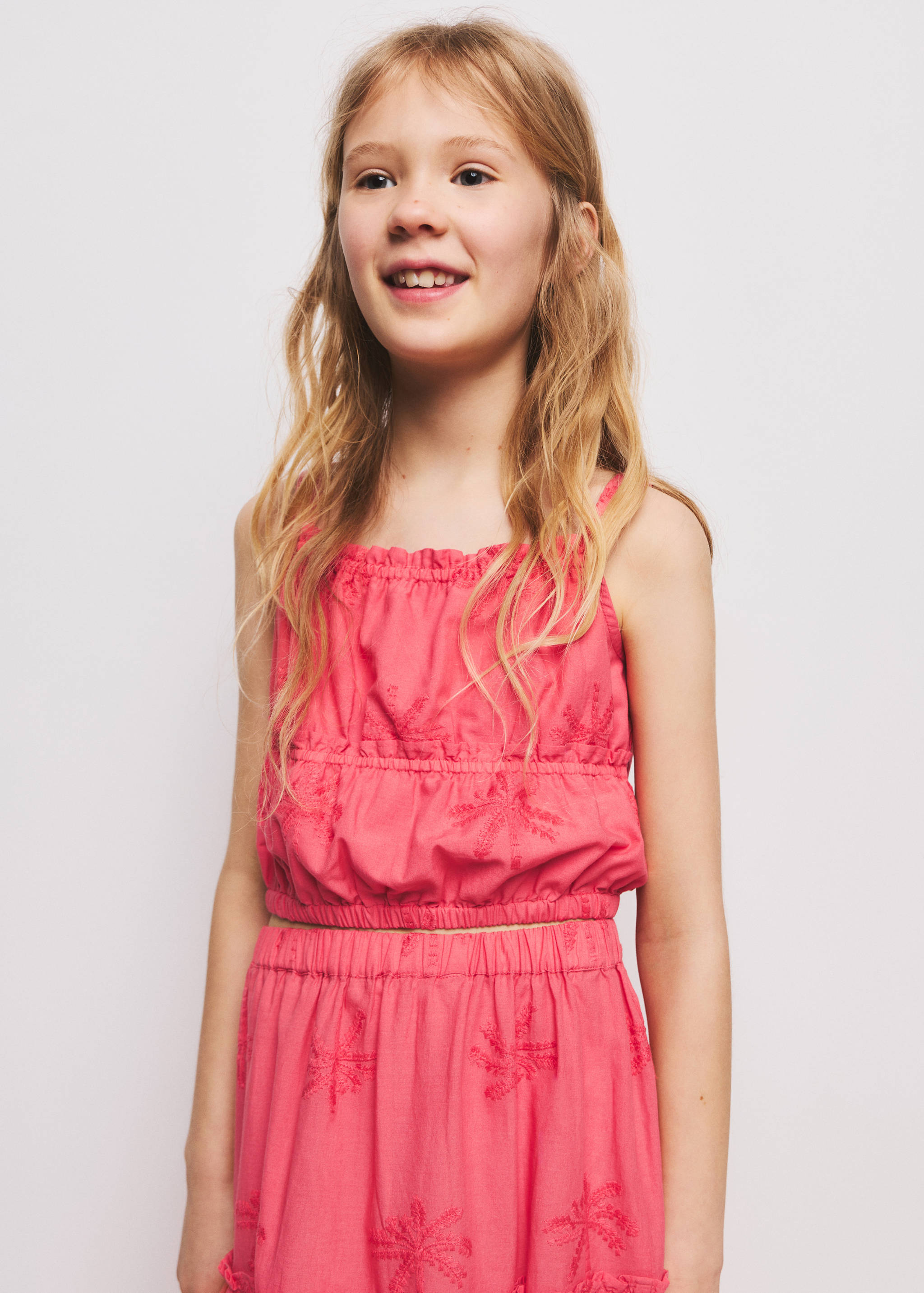 بلوزة قطنية بتفاصيل مطرزة - رؤية عامة