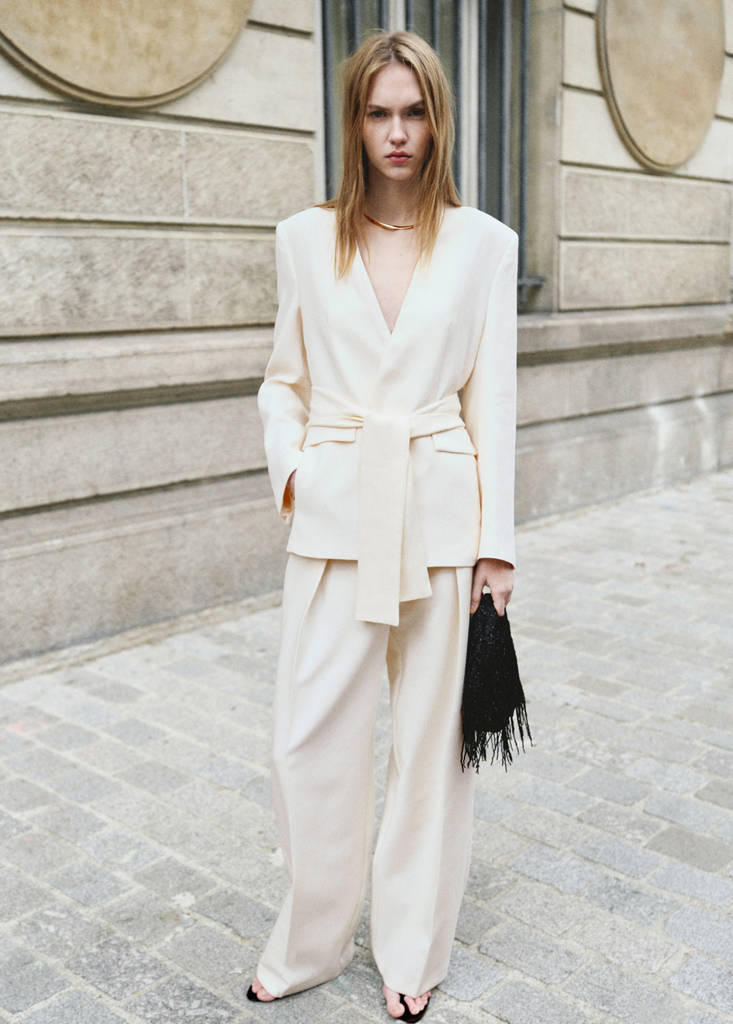 Suit blazer without lapels — Ecru