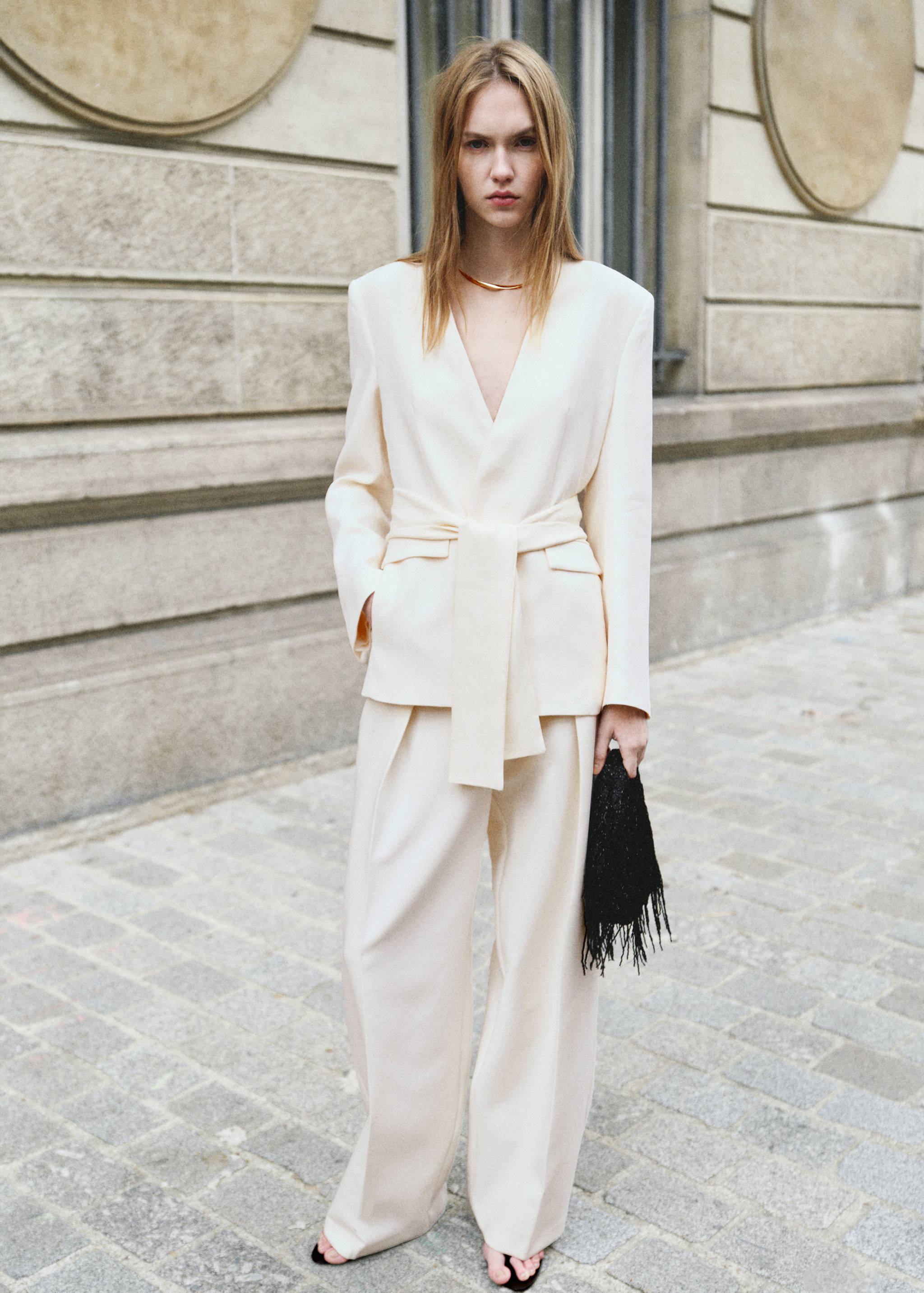 Suit blazer without lapels - General plane