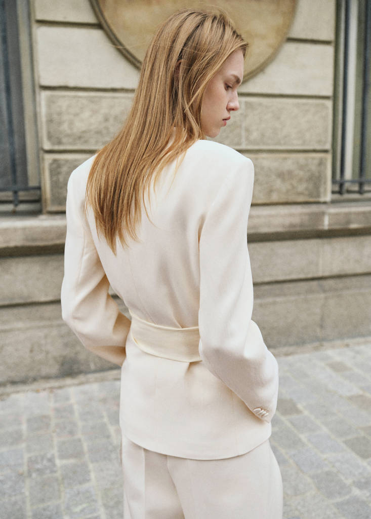 Suit blazer without lapels — Ecru