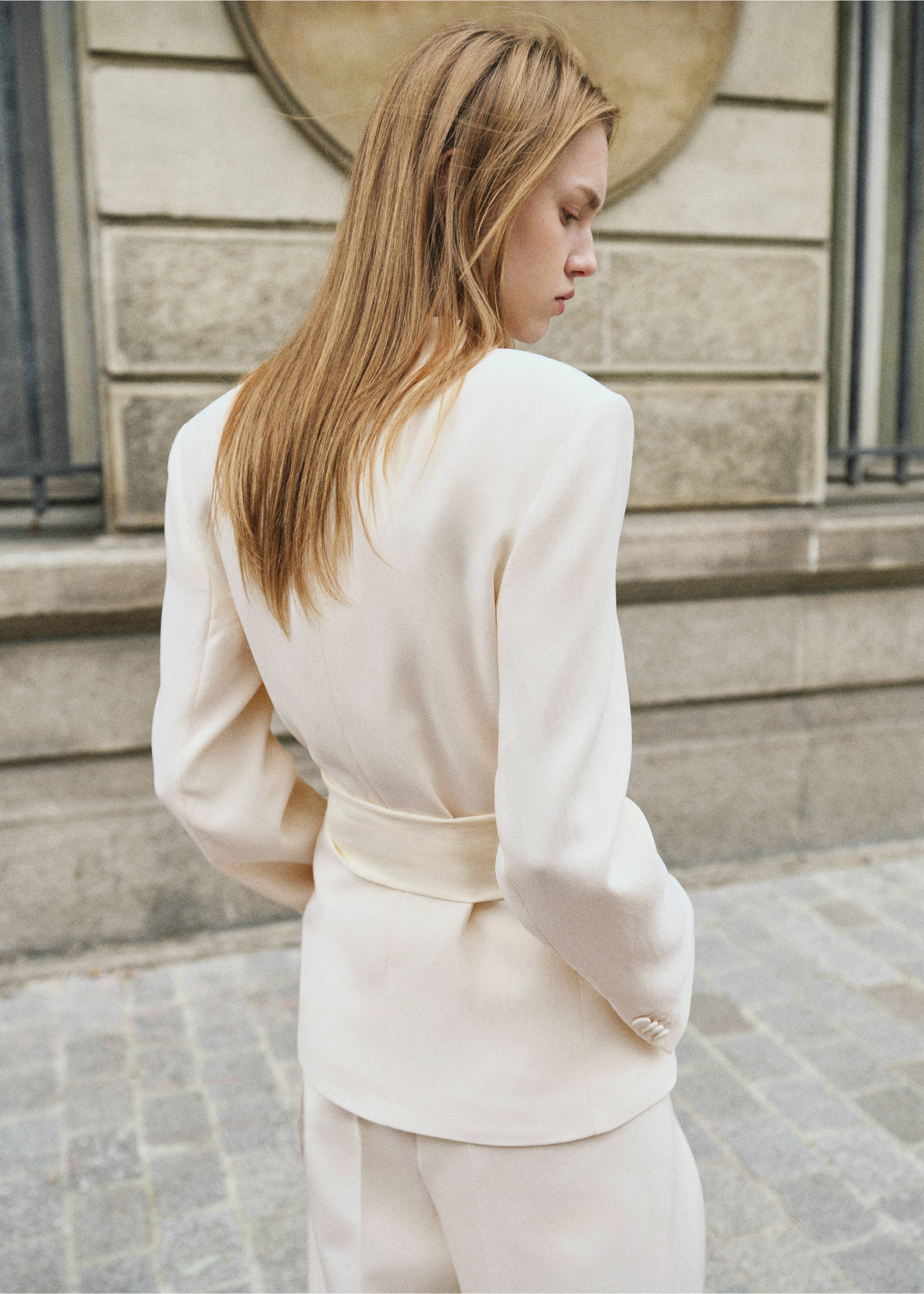 Suit blazer without lapels - Reverse of the article, Ecru. Ref: 27037942-01.