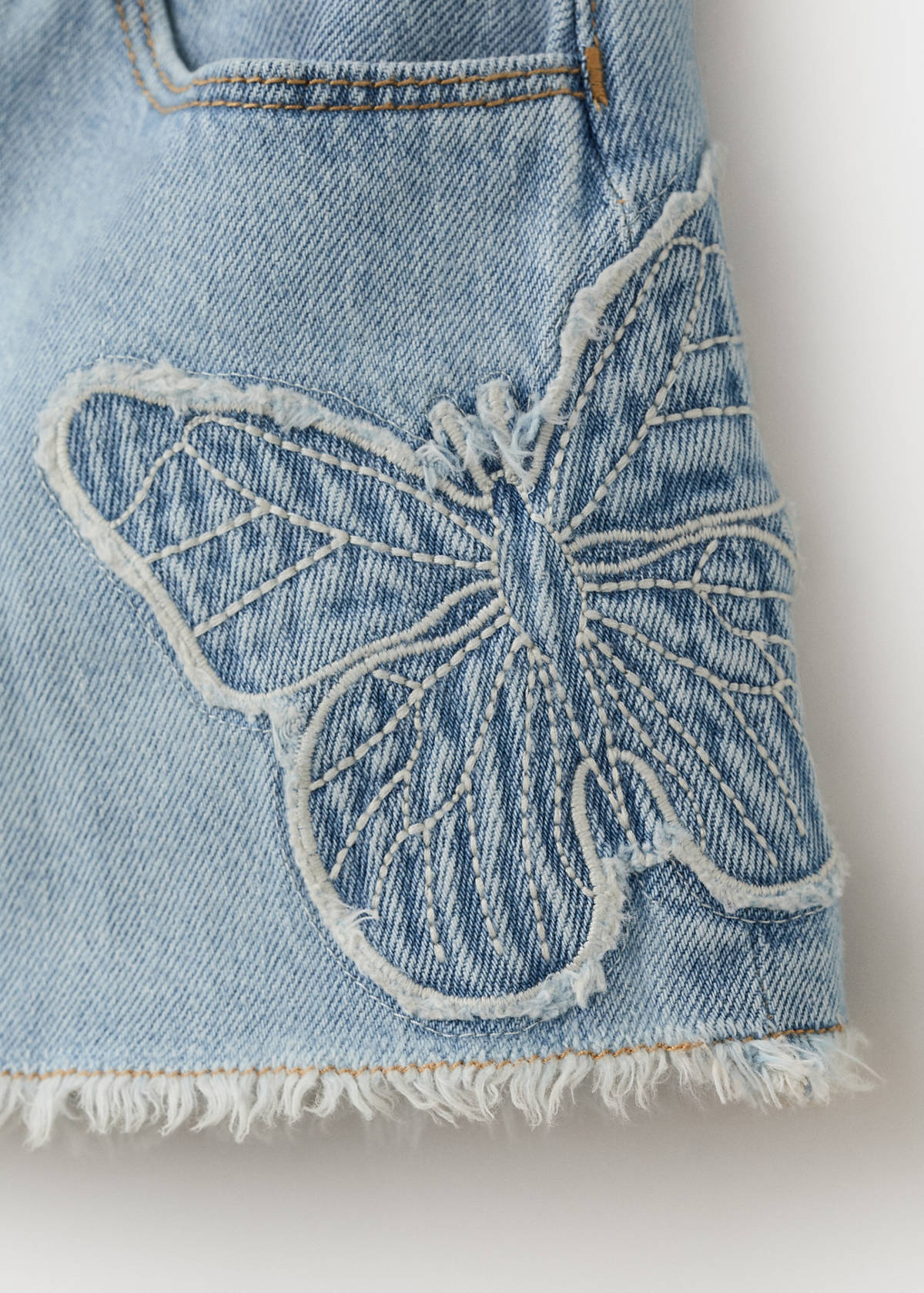 Embroidered butterfly denim shorts — Light Blue