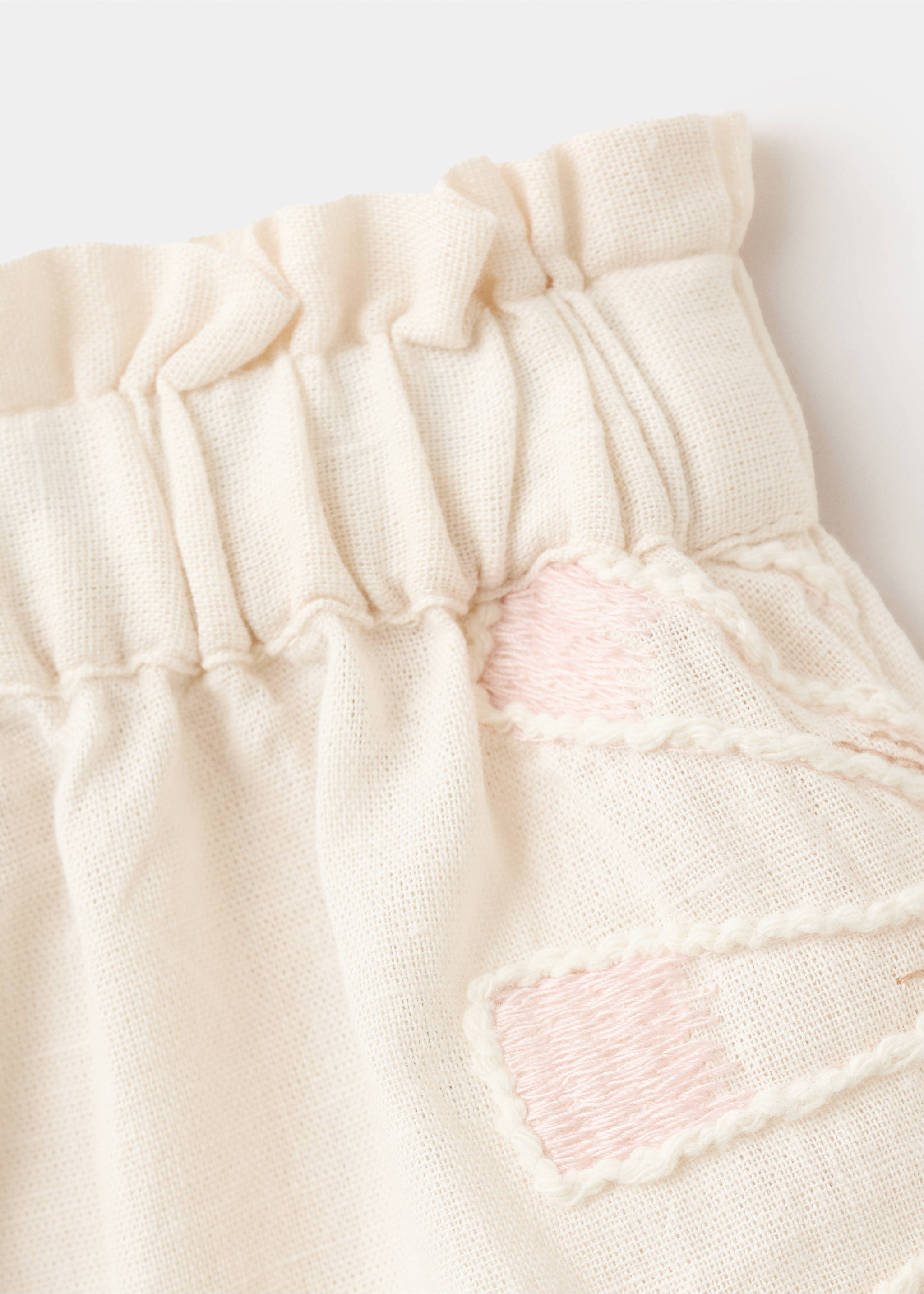 Embroidered detail shorts - Details of the article 8, Ecru. Ref: 27038271-00.