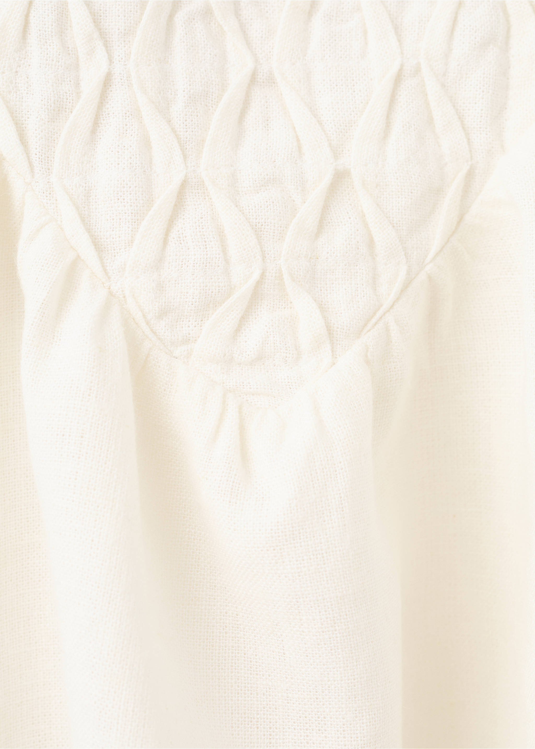 Linen blouse with frayed details - Details of the article 8, Ecru. Ref: 27038274-00.