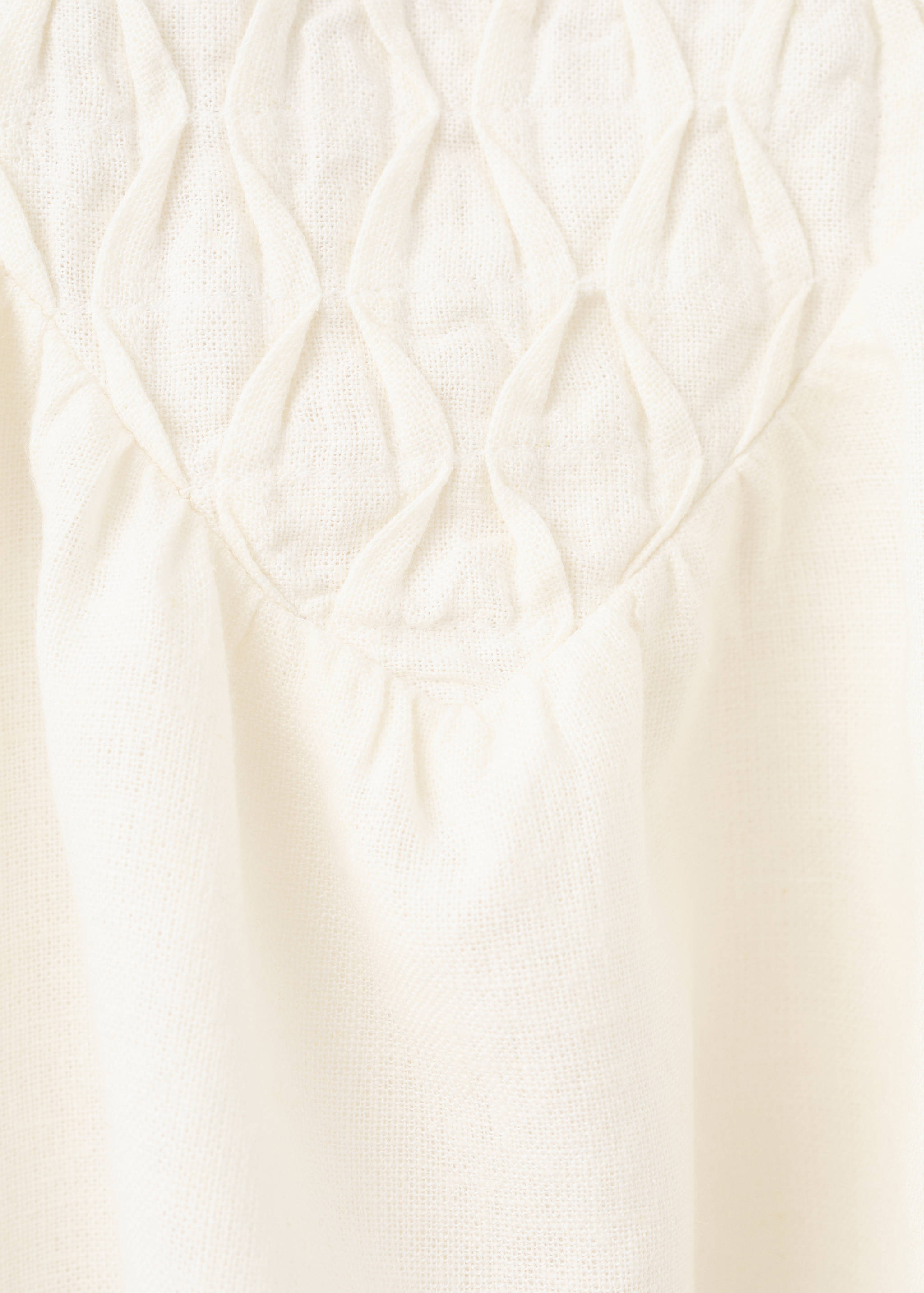 Linen blouse with frayed details - Details of the article 8