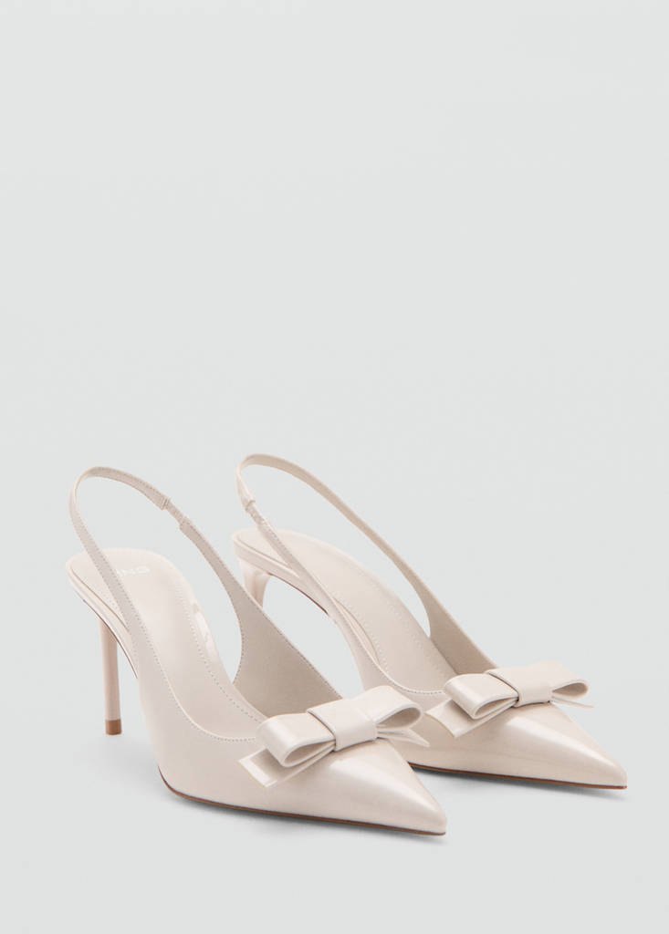 Patent leather bow shoe — Ecru