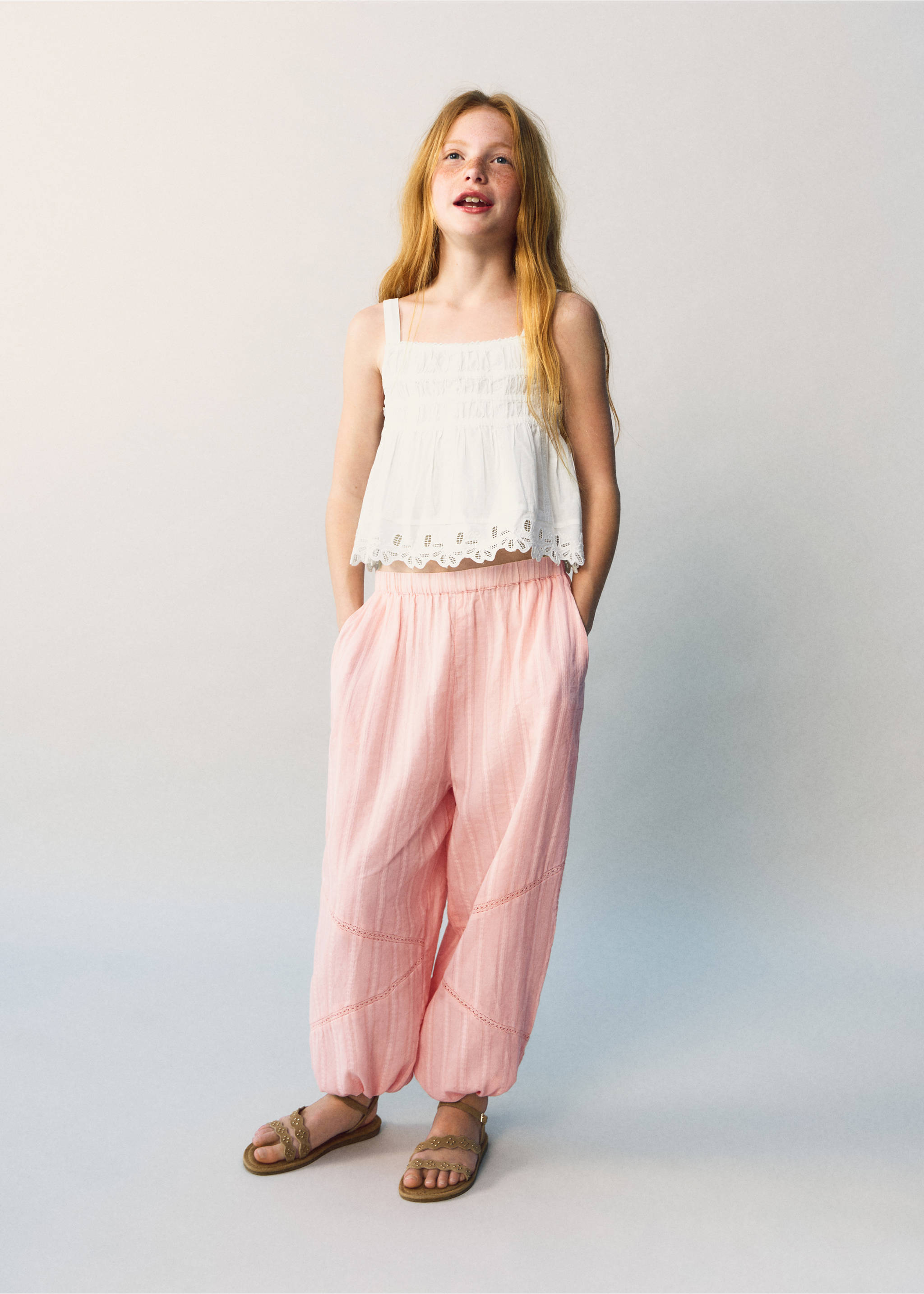 Baggy trousers with openwork details - General plane, Pink. Ref: 27038660-00.