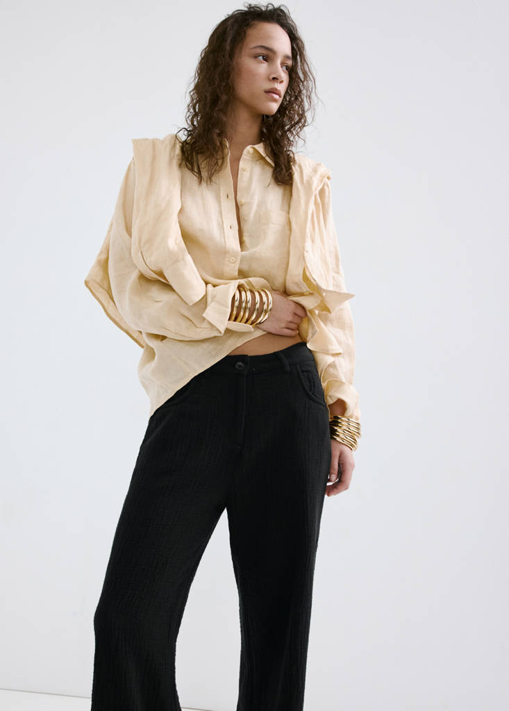 Straight-leg crinkle trousers with a mid-rise — Black