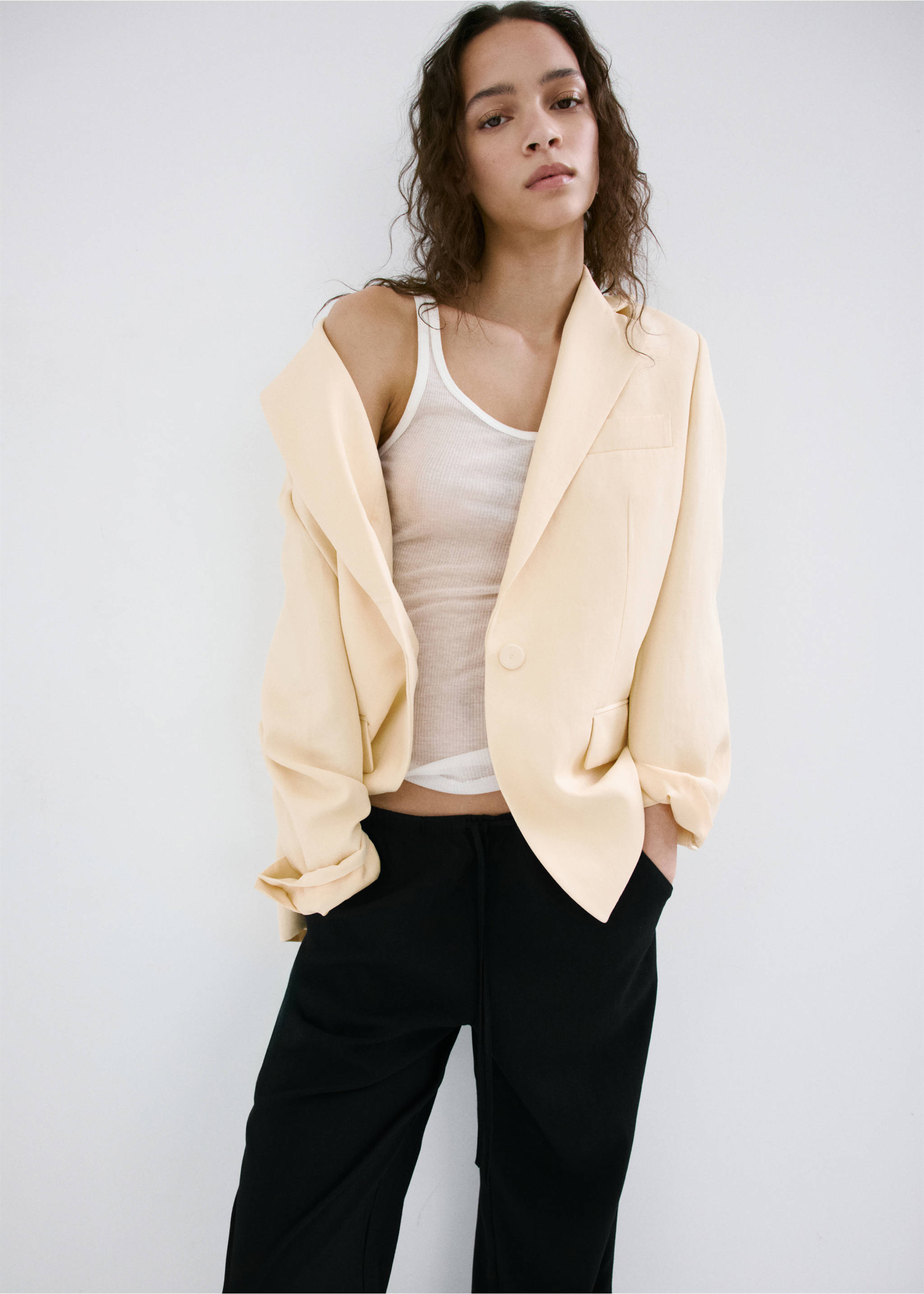 Bow straight trousers - Details of the article 1, Black. Ref: 27039057-00.