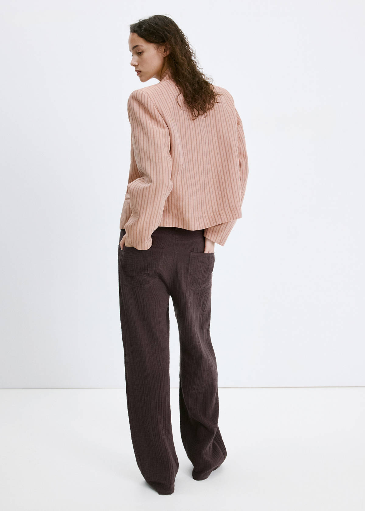 Straight-leg crinkle trousers — Chocolate