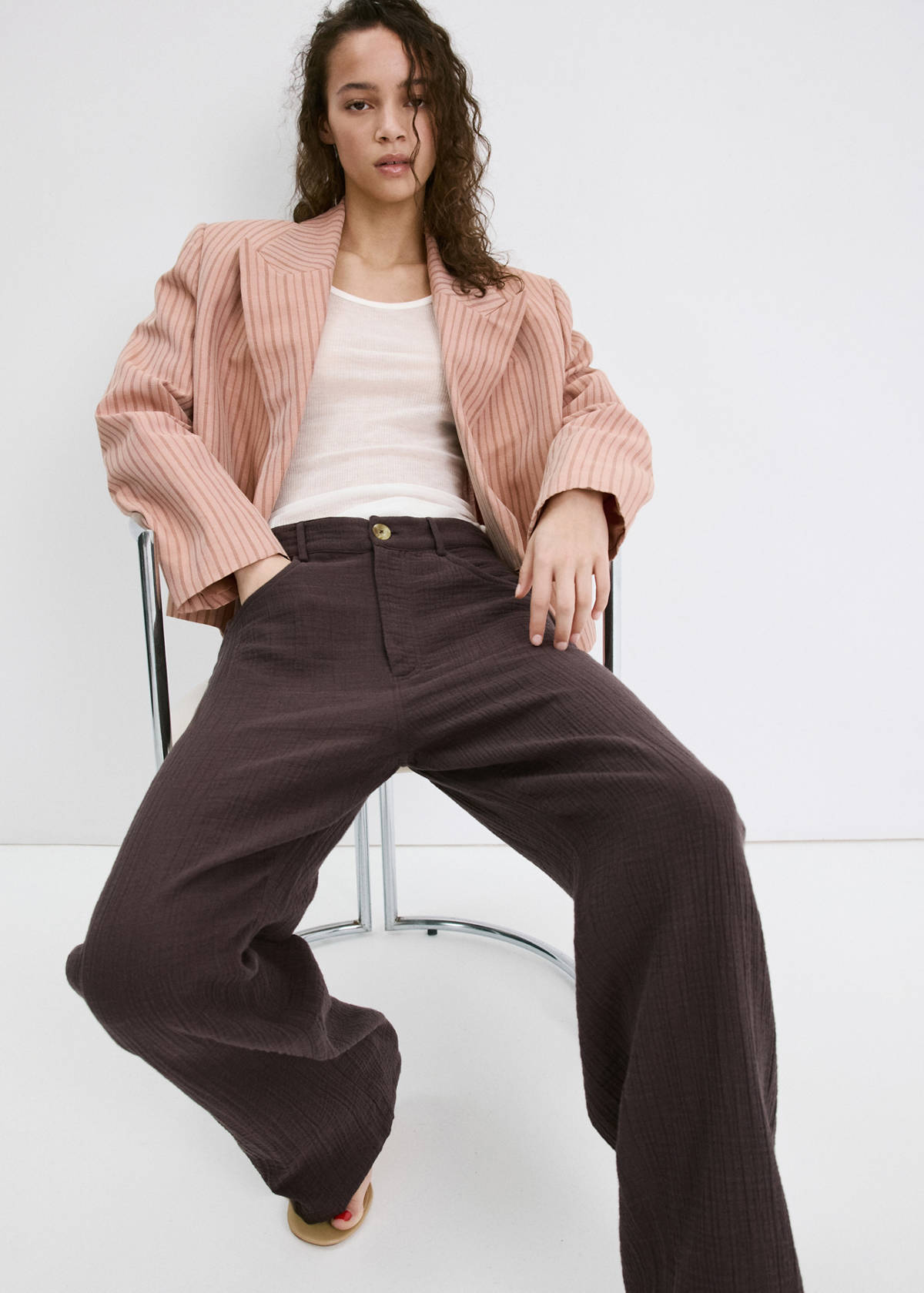 Straight-leg crinkle trousers — Chocolate