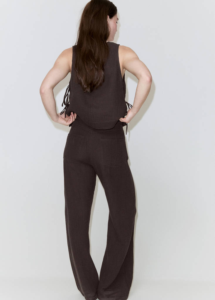 Straight-leg crinkle trousers — Chocolate