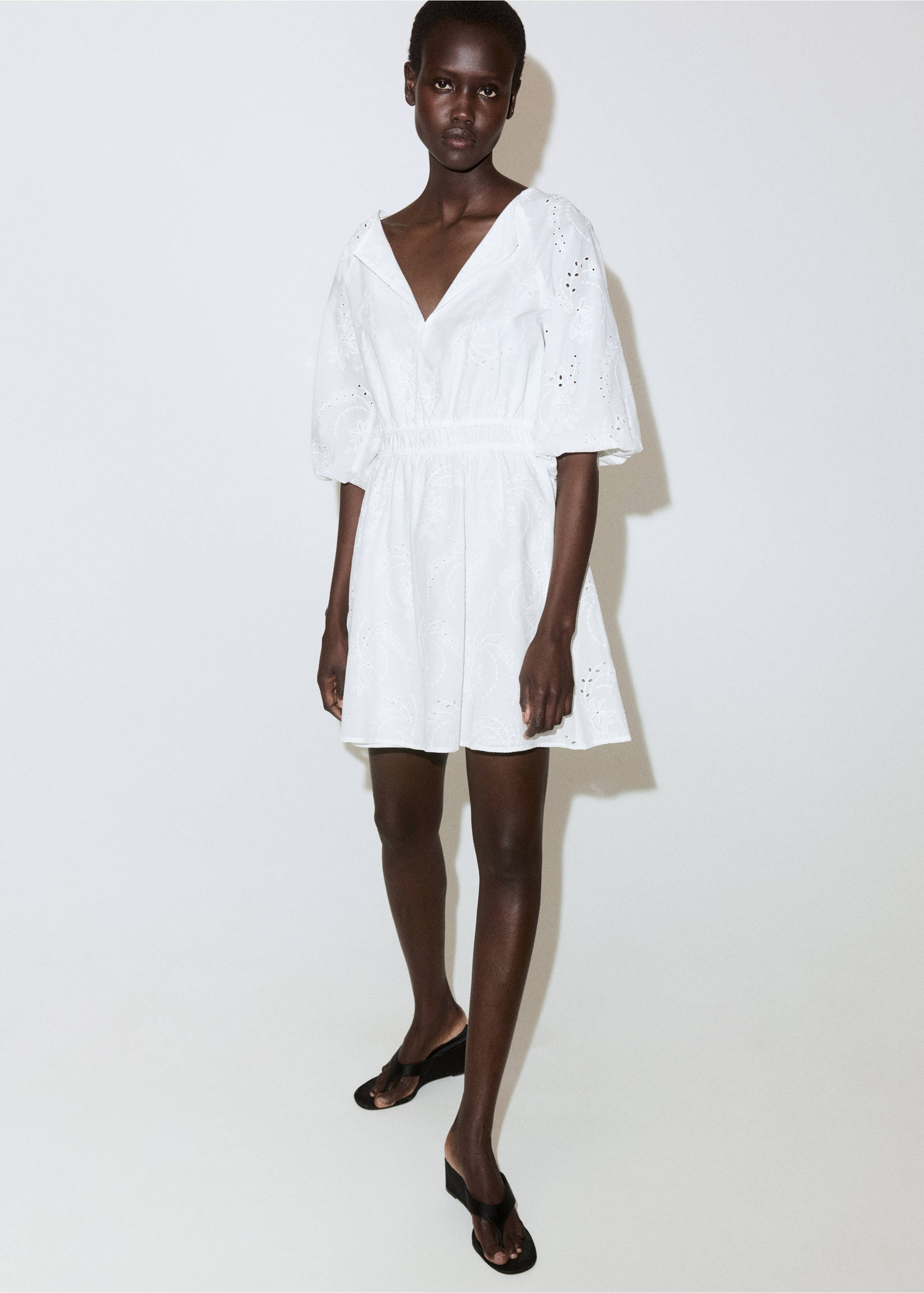Embroidered short dress - General plane, White. Ref: 27039060-00.