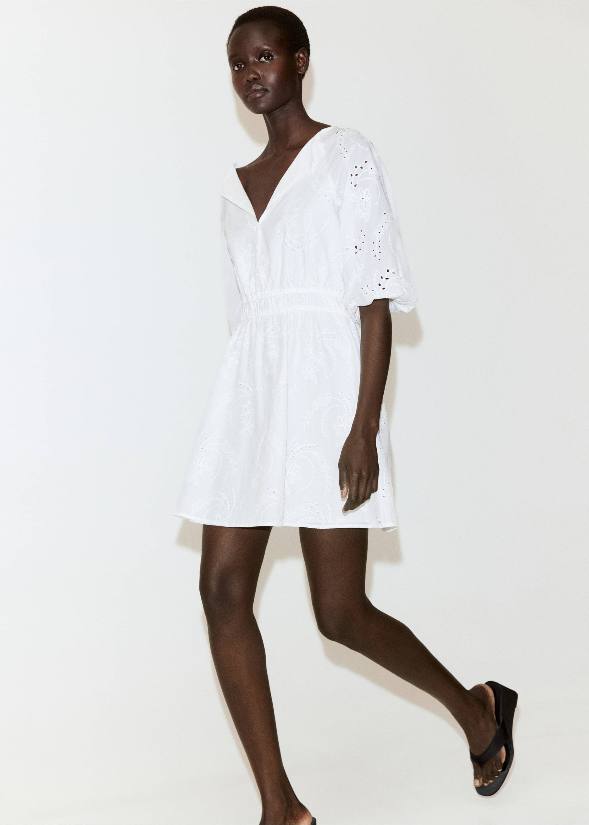 Embroidered short dress - Details of the article 2, White. Ref: 27039060-00.