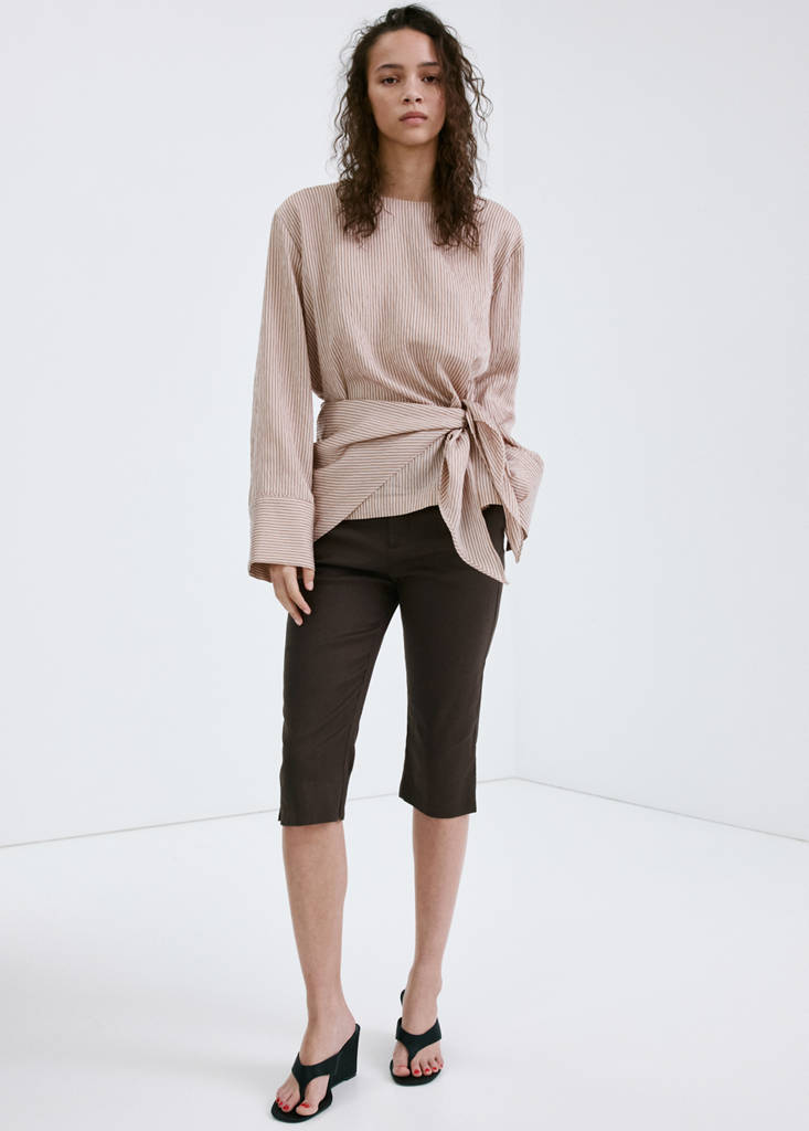 Linen capri trousers — Chocolate