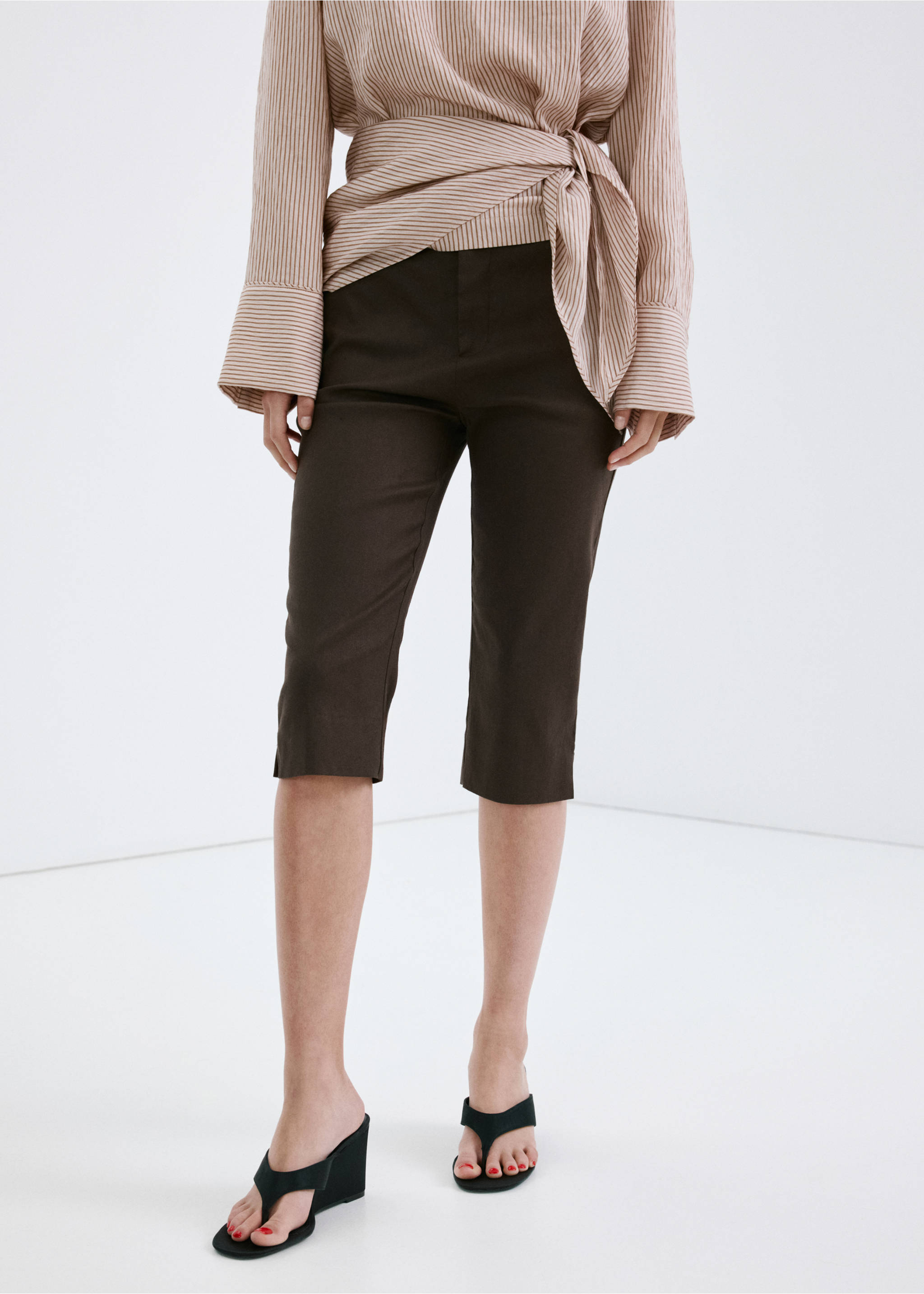 Linen capri trousers - Medium plane, Chocolate. Ref: 27039062-00.