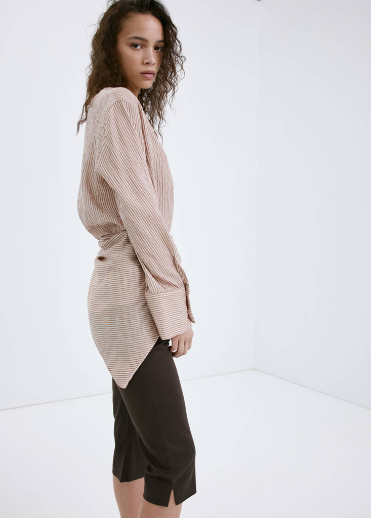 Linen capri trousers — Chocolate