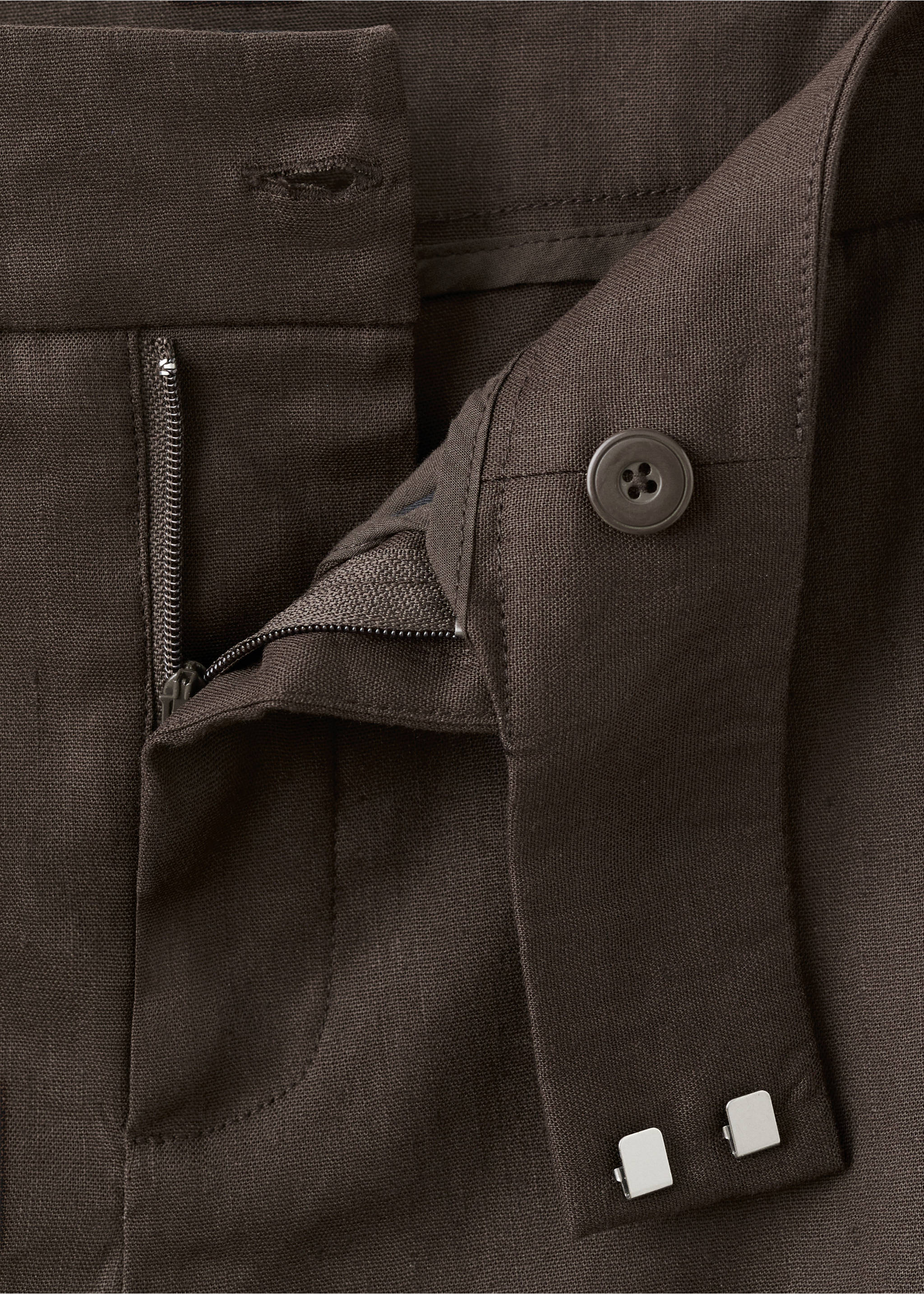Linen capri trousers - Details of the article 8, Chocolate. Ref: 27039062-00.