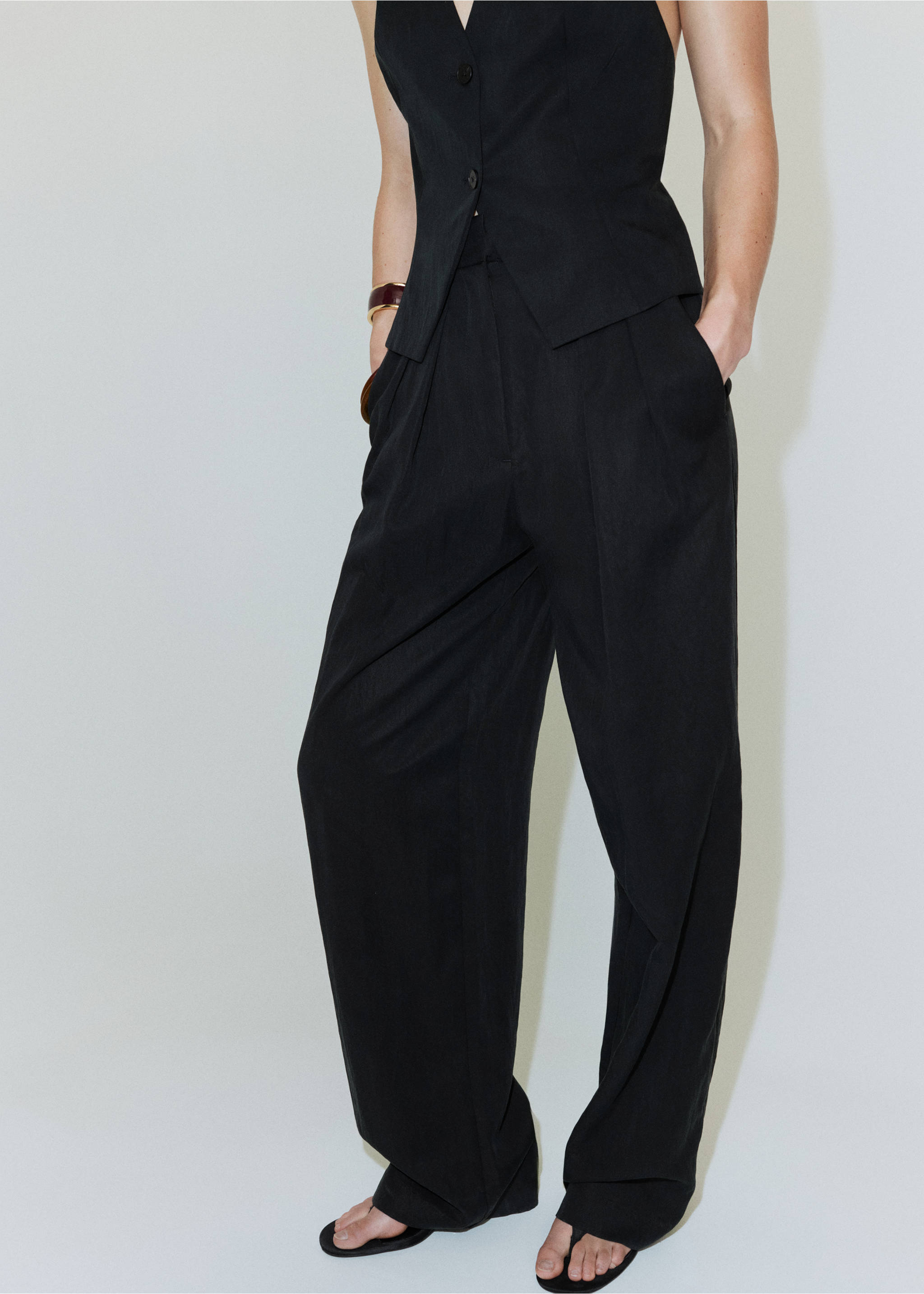 Calças retas de liocel - Pormenor do artigo 4, Preto. Ref: 27039063-01.