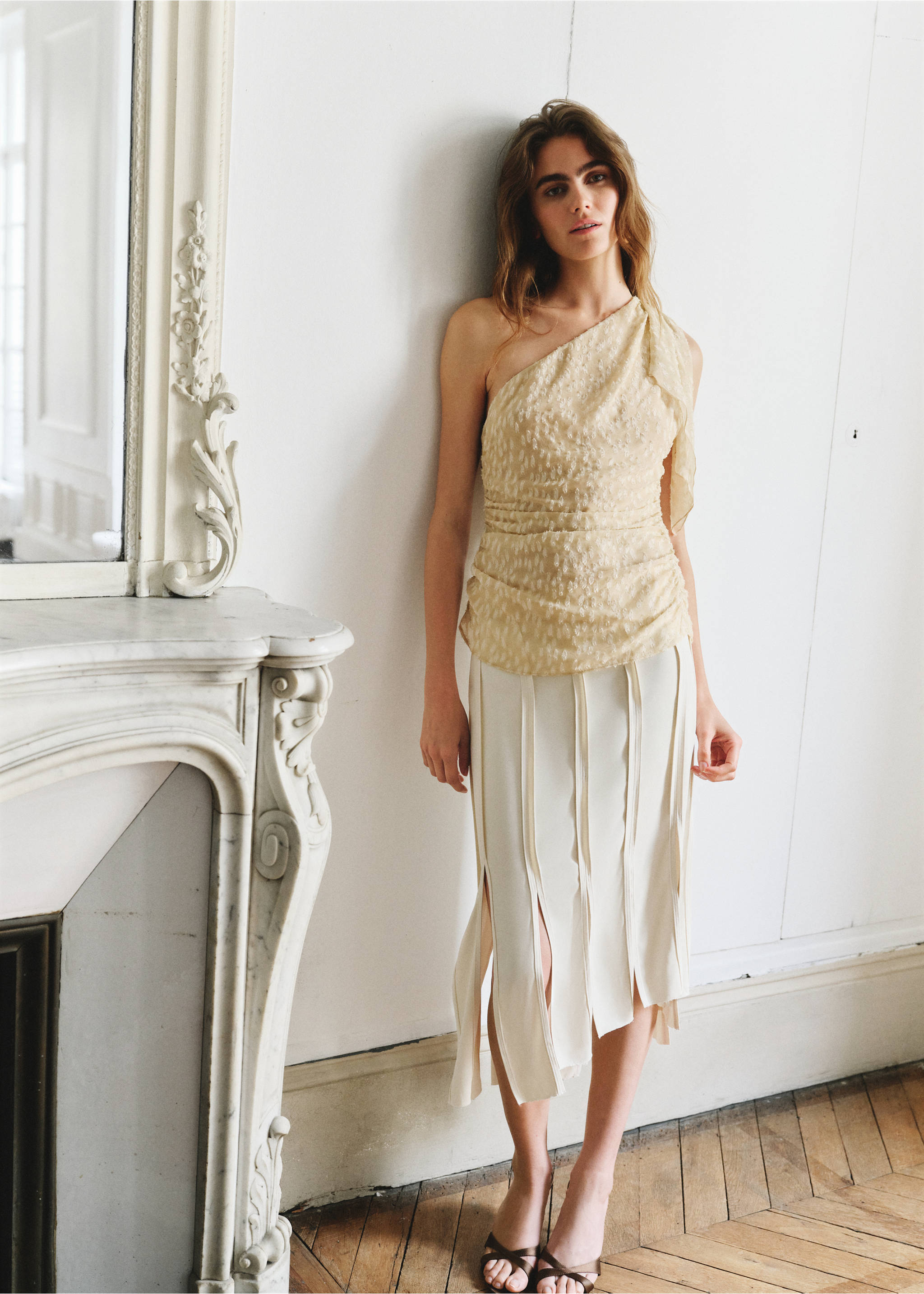 Asymmetric ruched top - General plane, Ecru. Ref: 27039069-00.