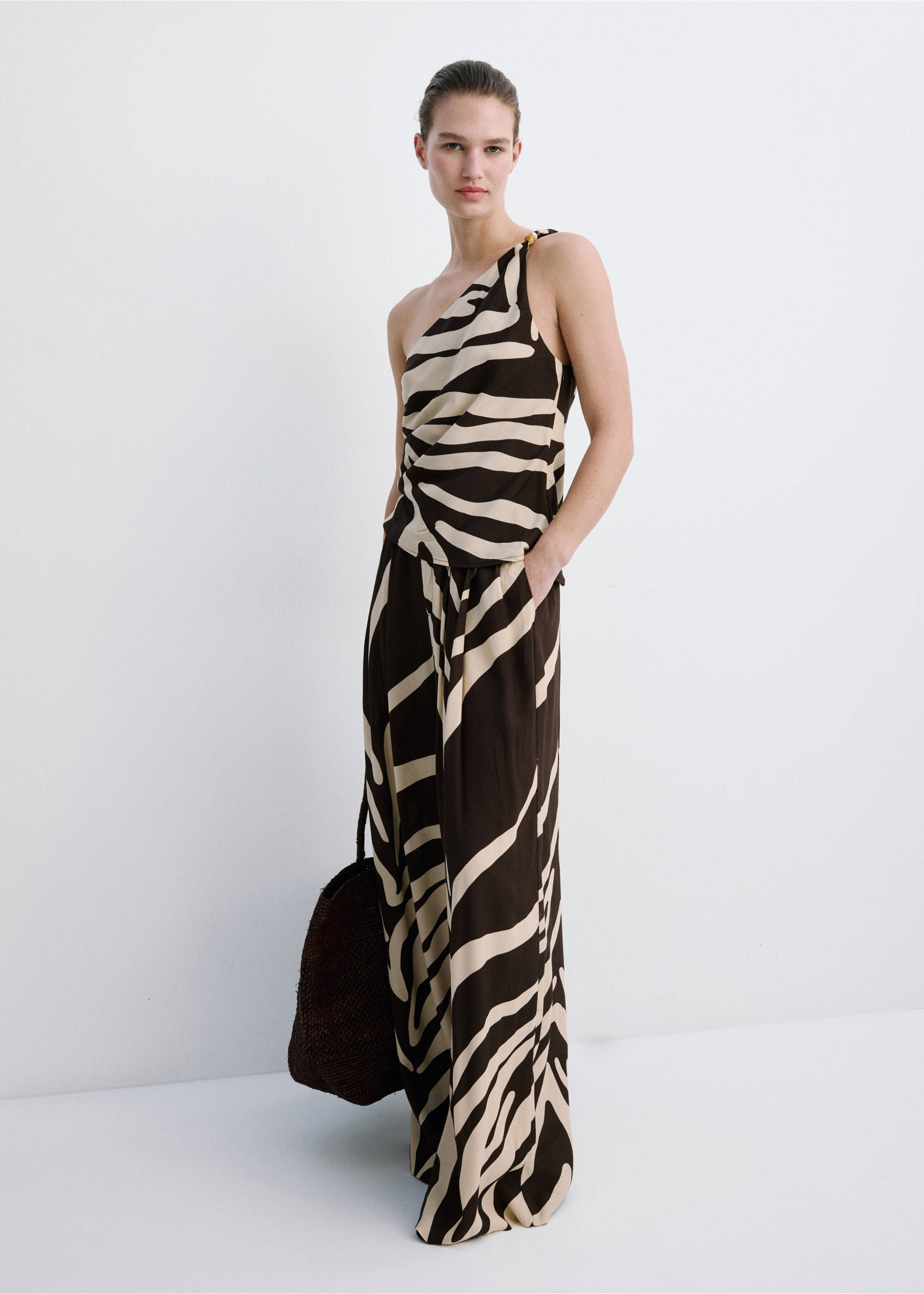 Top asymétrique imprimé - Plan général, Marron. Ref: 27039070-00.