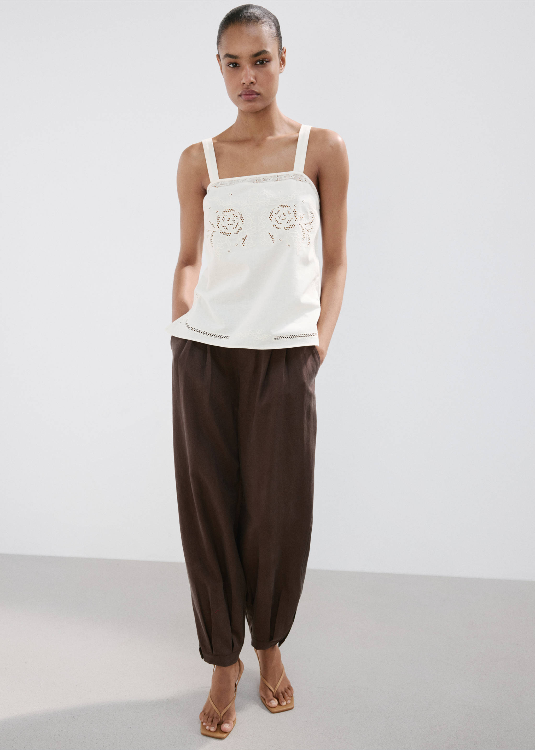 Top brodé ajouré - Détail de l'article 2, Blanc cassé. Ref: 27039073-00.