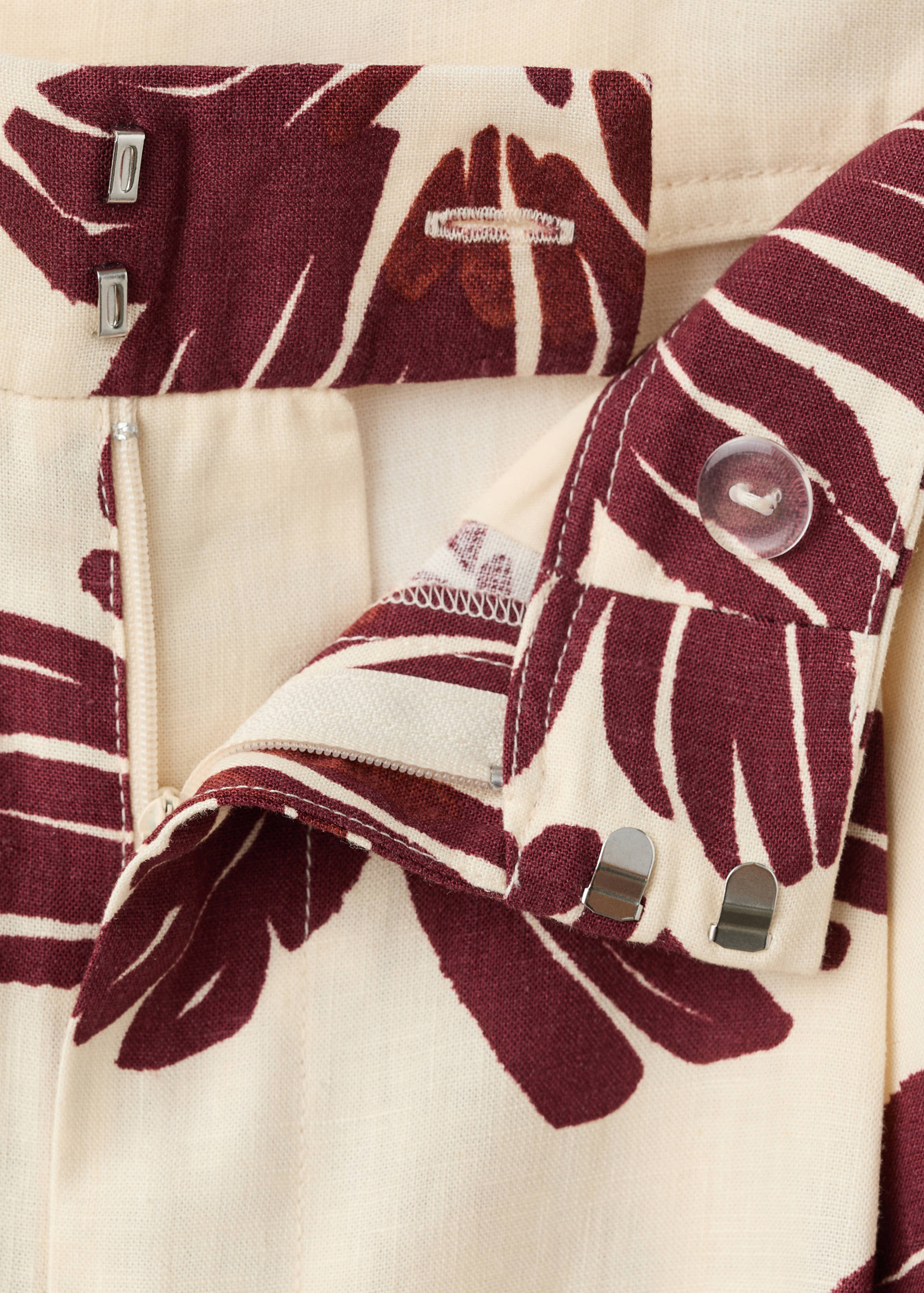 Printed pleated trousers - Details of the article 8