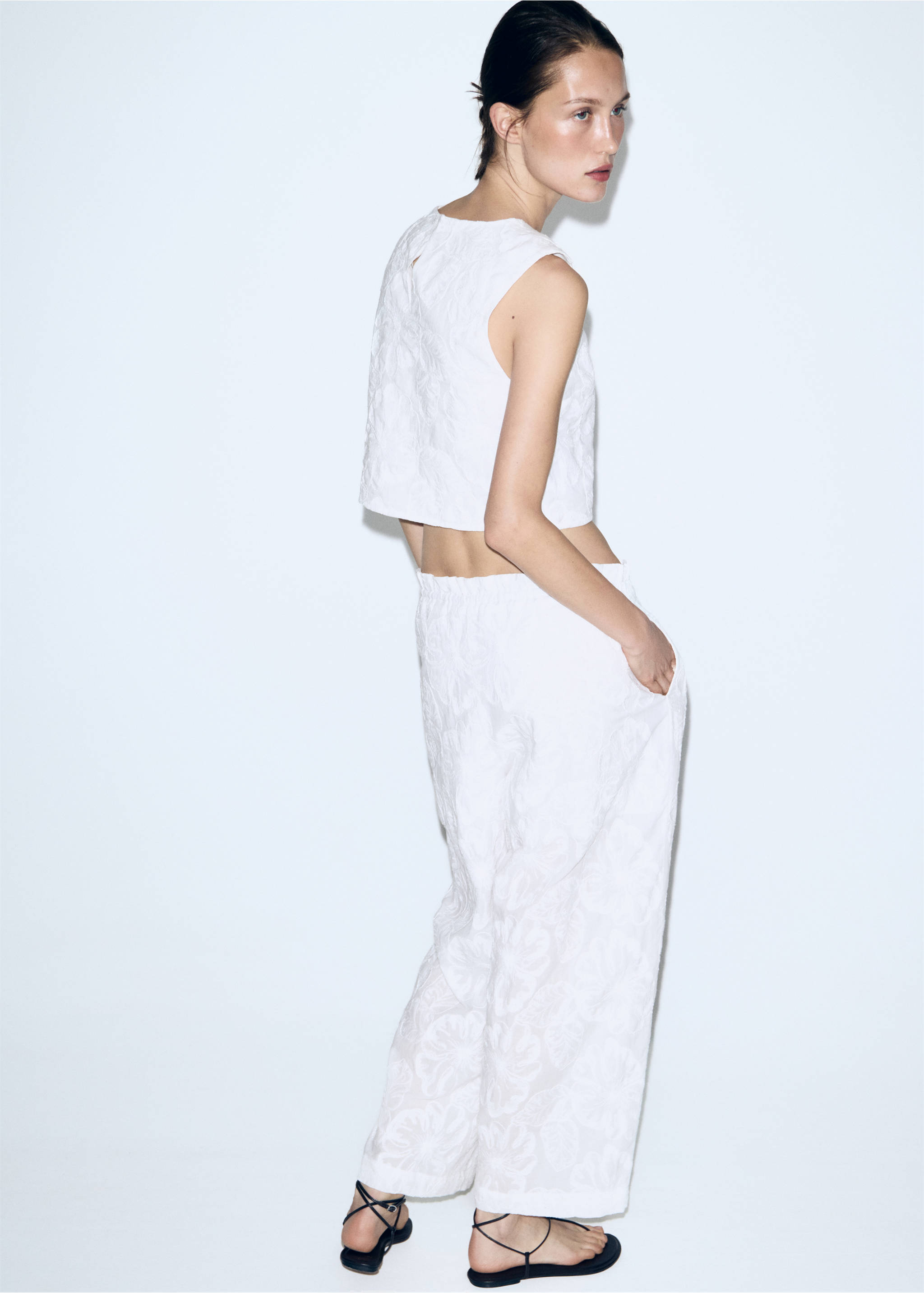 Embroidered floral cotton trousers - Reverse of the article, White. Ref: 27039081-00.
