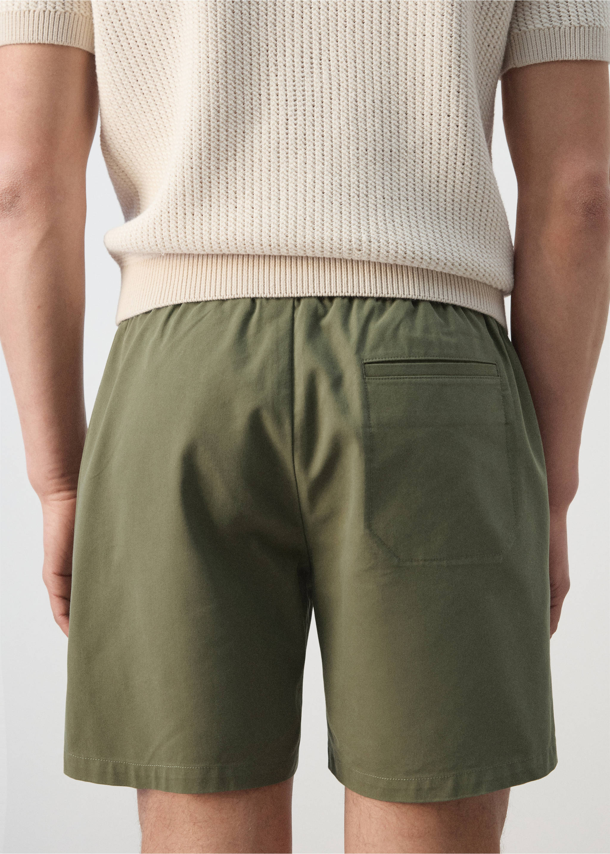 Bermuda shorts rey - Details of the article 6, Forest Green. Ref: 27039206-00.