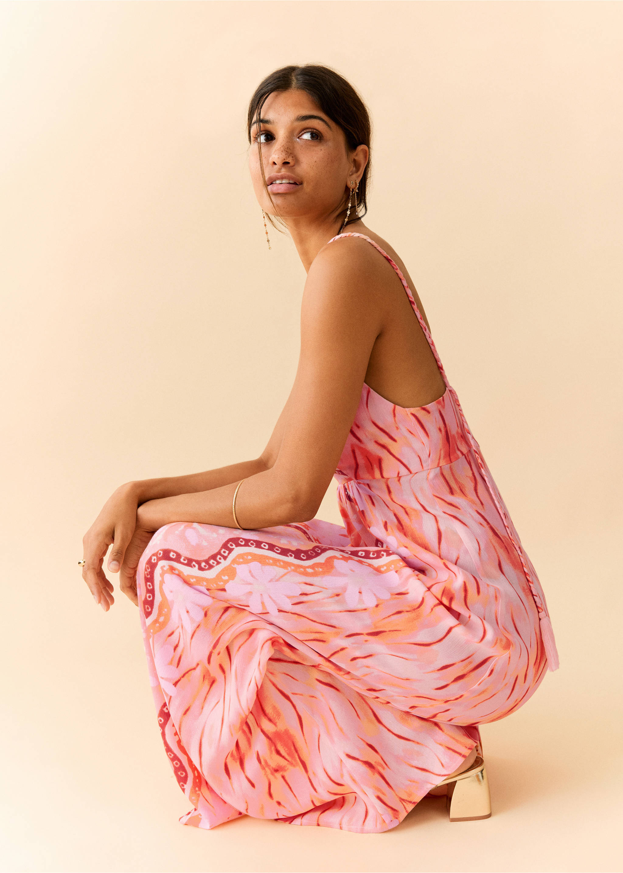 Open back printed dress - Details of the article 2, Peach. Ref: 27039213-00.
