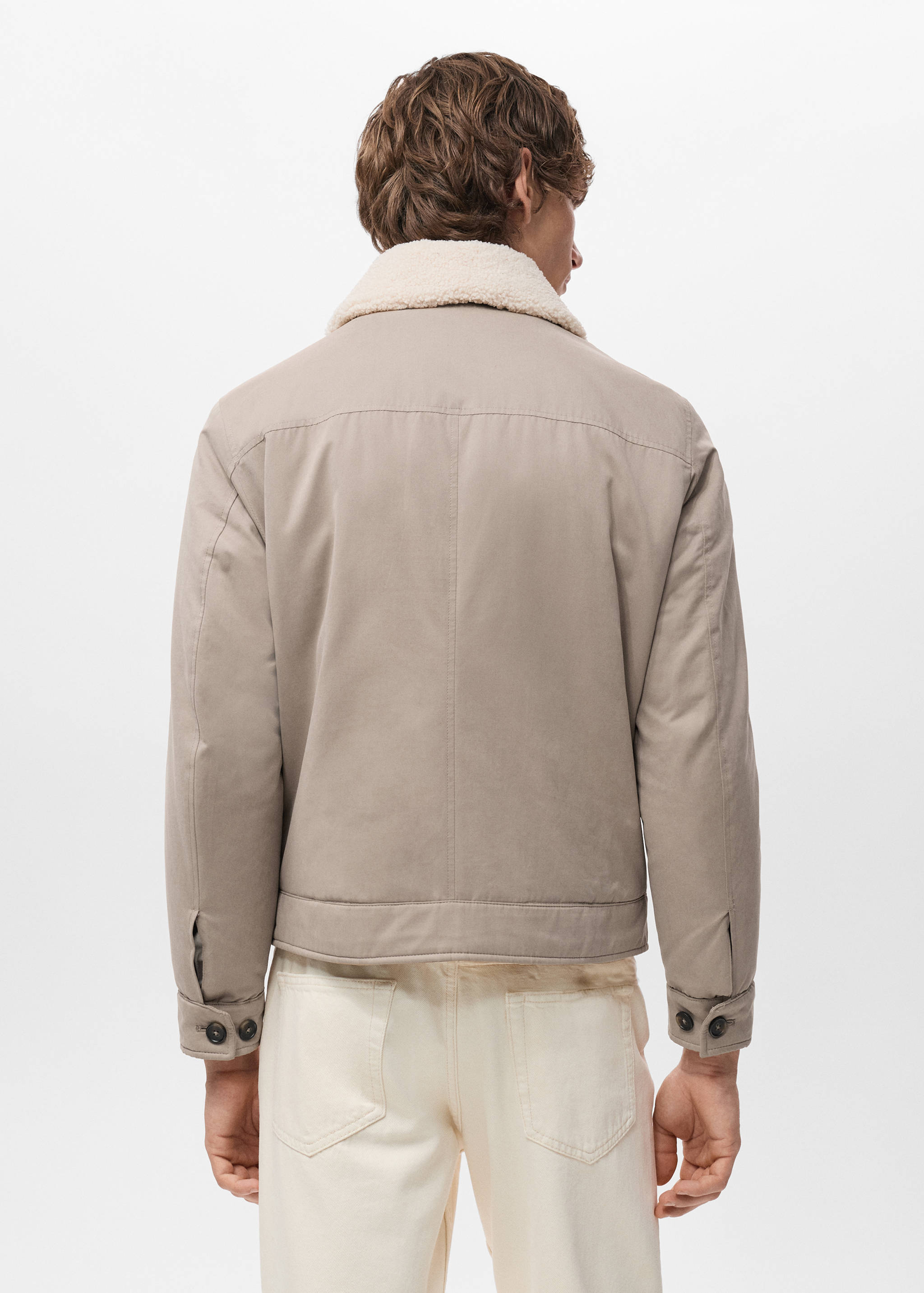 Стеганая куртка с воротником из овчины - Обратная сторона изделия