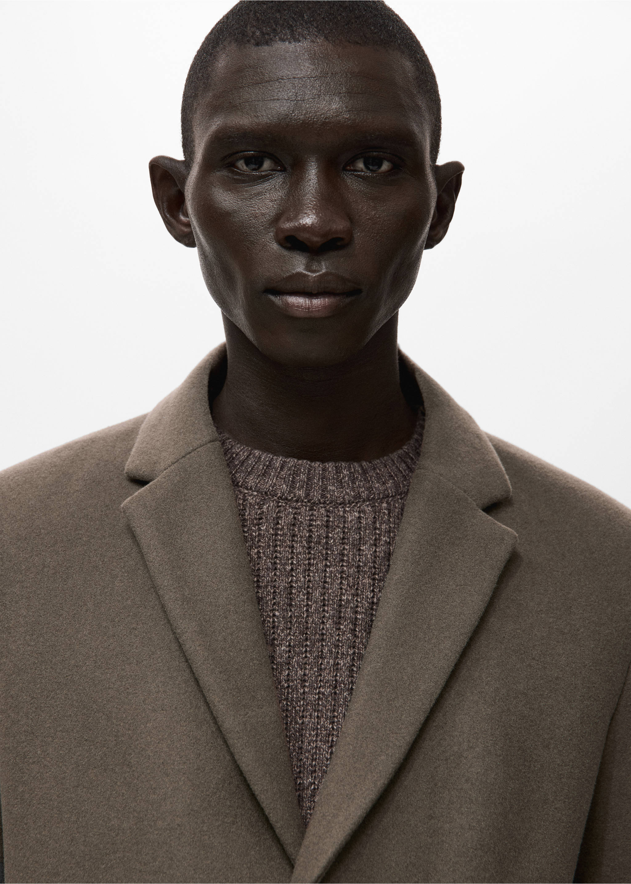 Wool coat with detachable inner collar - Details of the article 1, Medium Brown. Ref: 27041179-00.