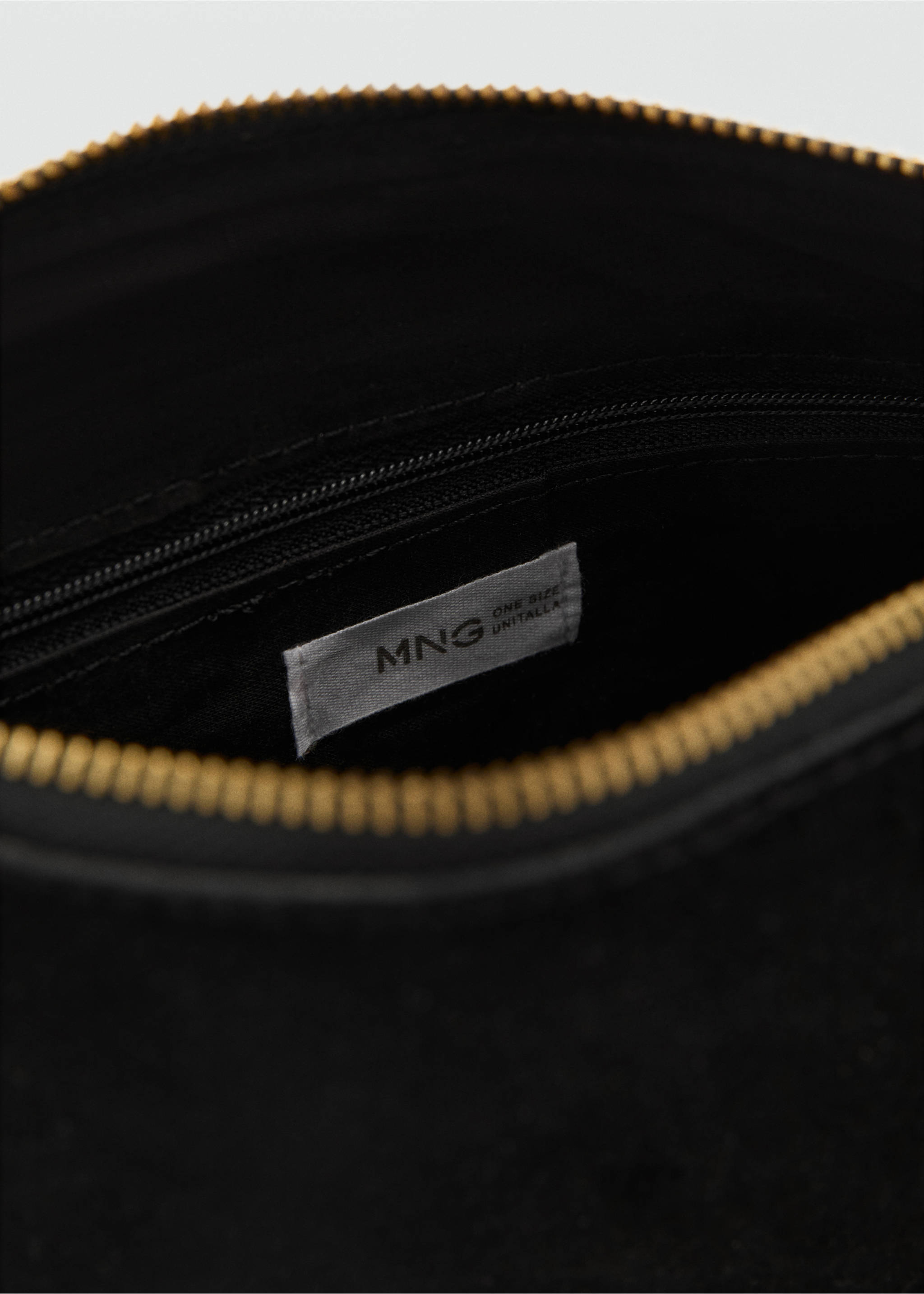 Stud leather bag - Details of the article 2, Black. Ref: 27041192-00.