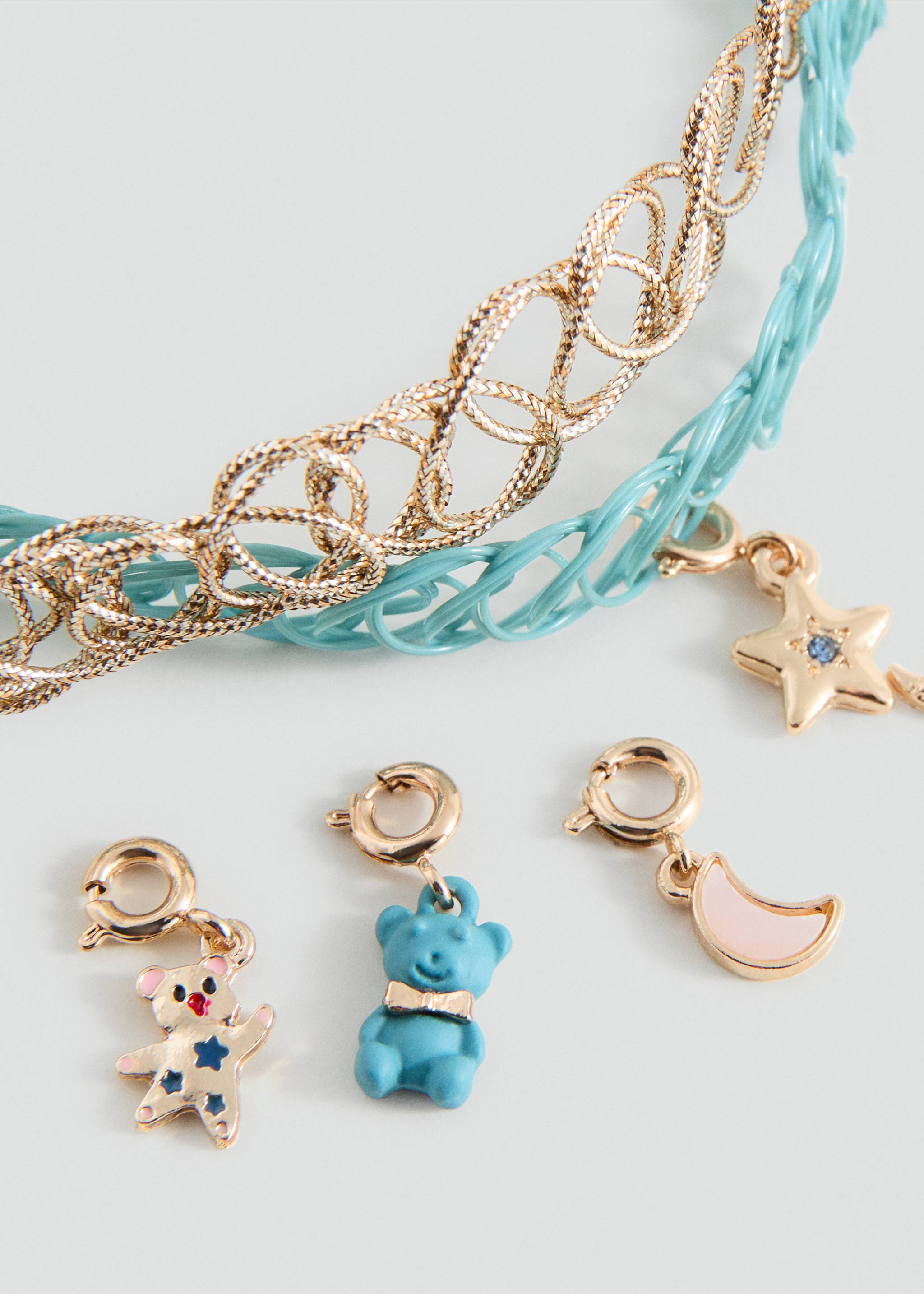 علبة تضم عقدين - تفاصيل المنتج 1, ذهبي. Ref: 27041207-00.