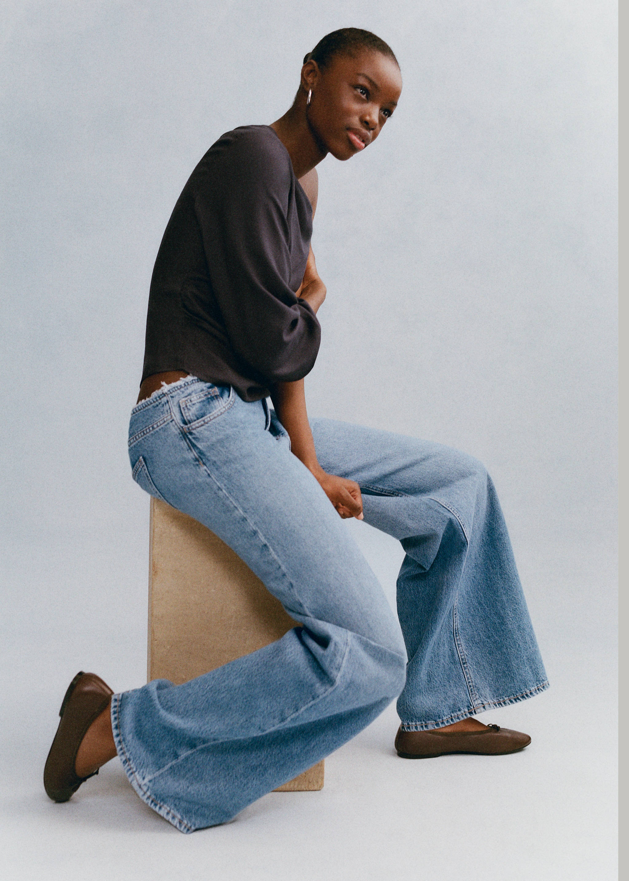 Low-waist wide-leg jeans - Details of the article 6