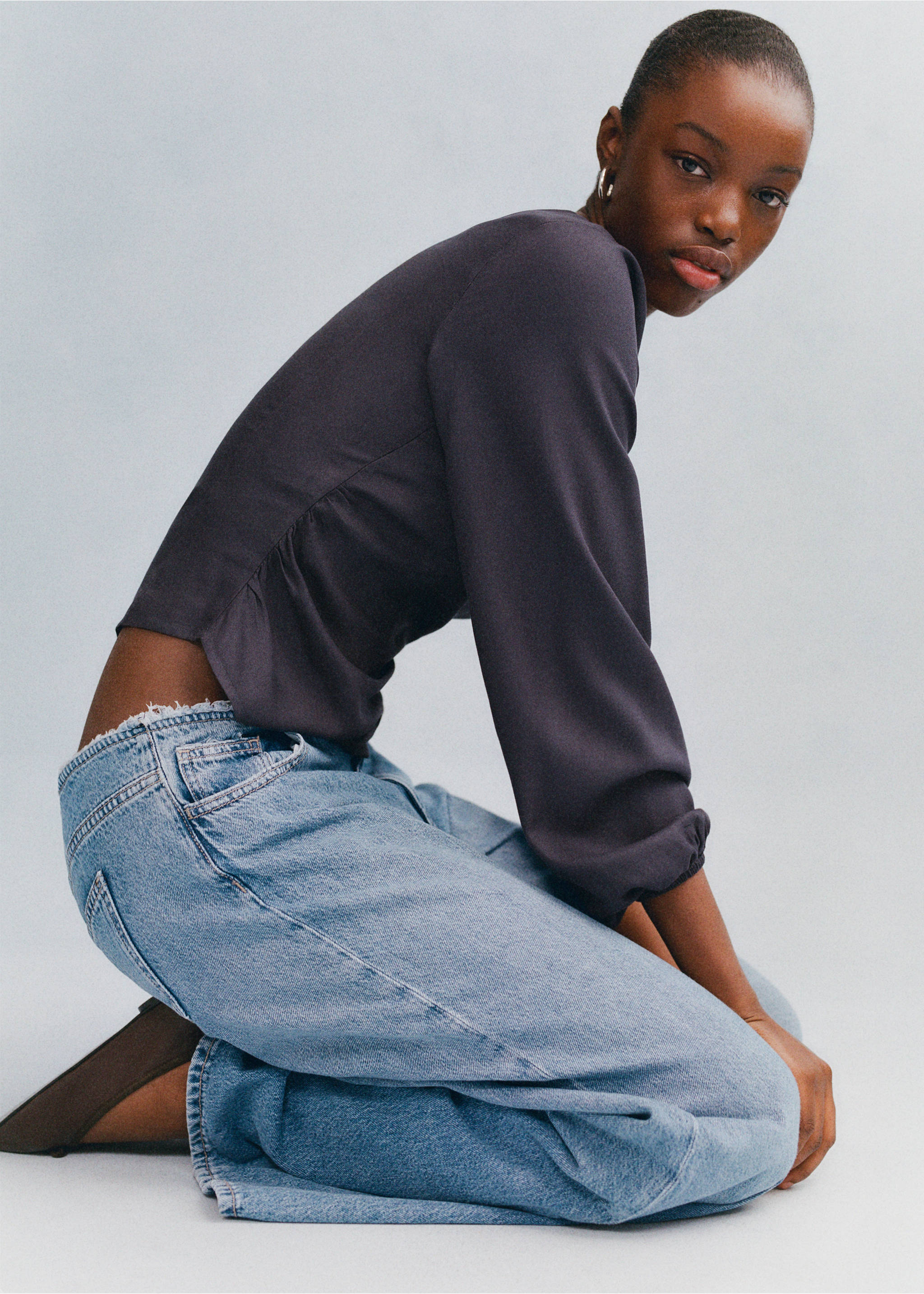 Low-waist wide-leg jeans - Details of the article 5, Medium Blue. Ref: 27041212-00.