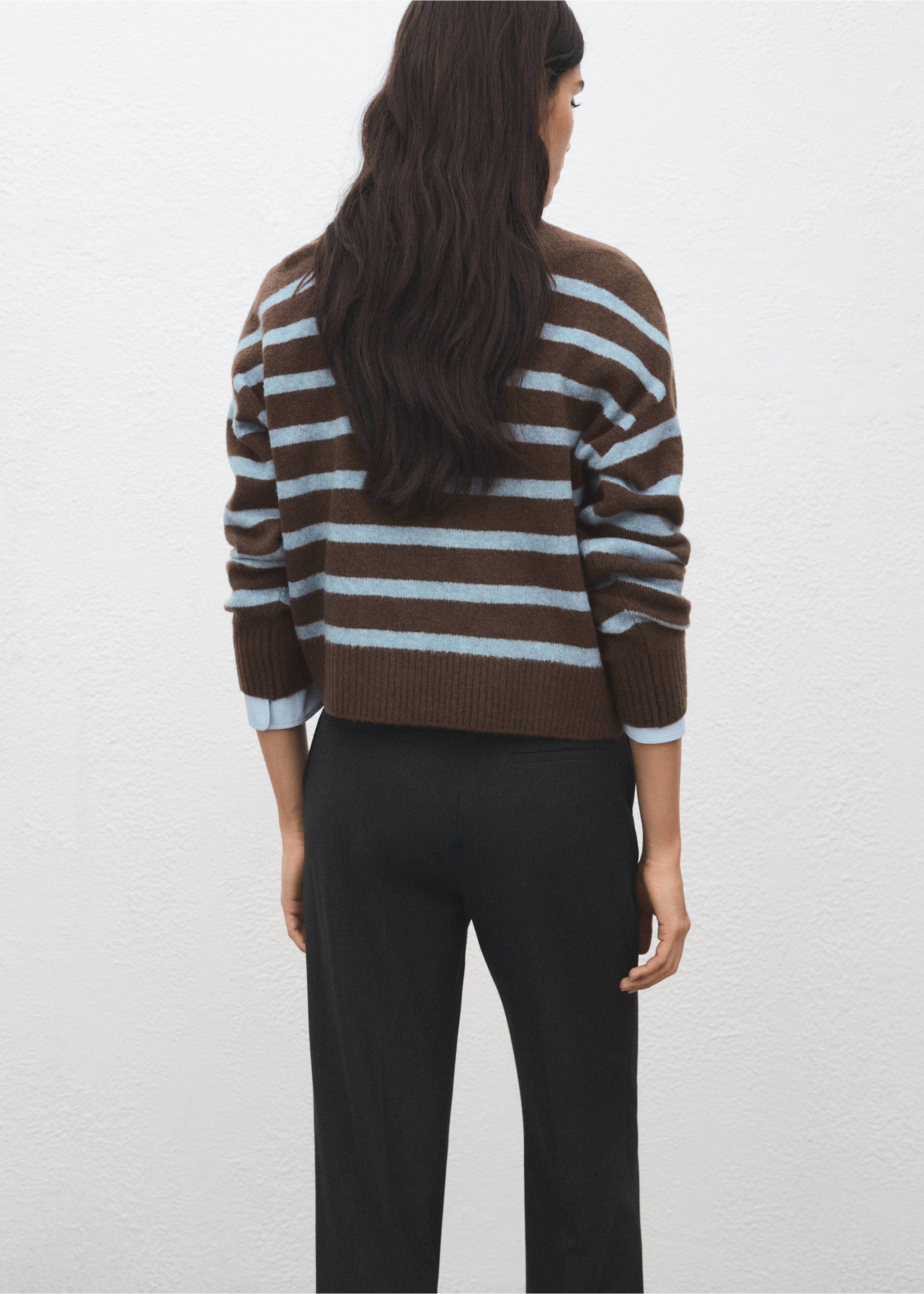Oversized striped turtleneck sweater - Reverse of the article, Chocolate. Ref: 27041217-00.