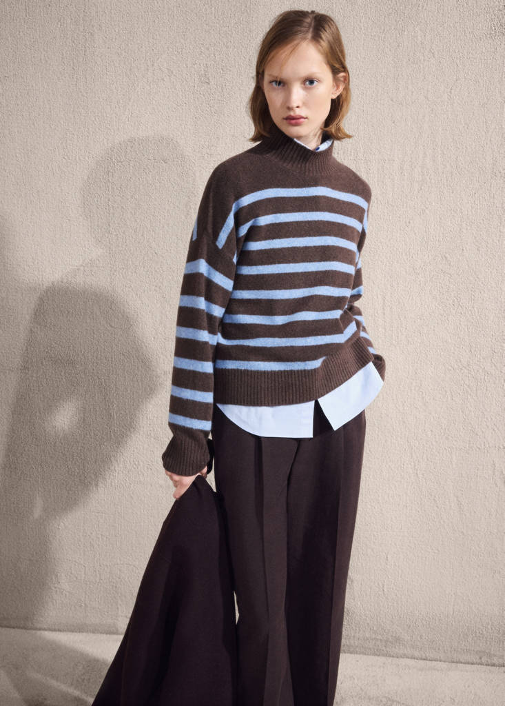 Oversized striped turtleneck sweater — Chocolate