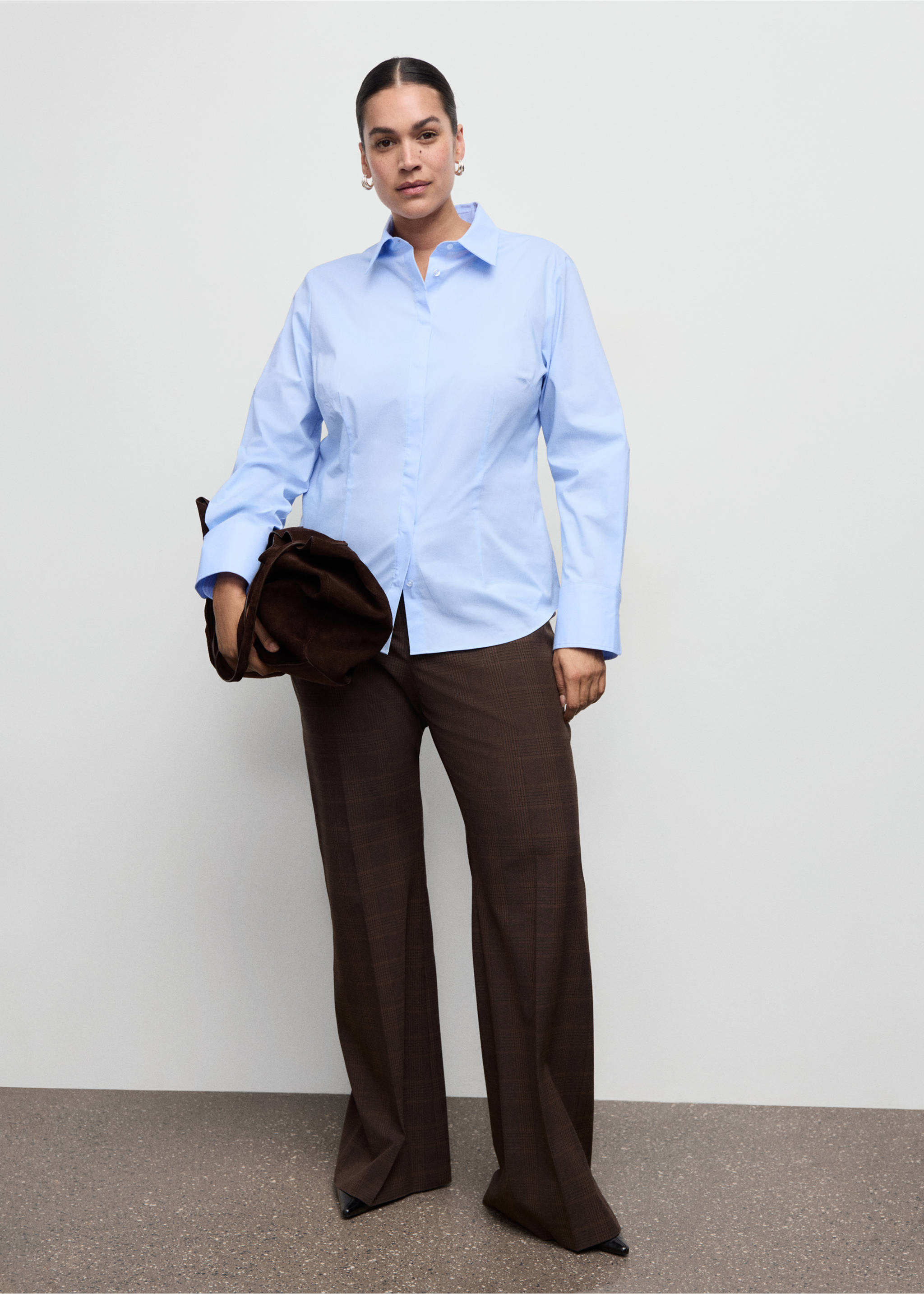 Slim-fit poplin shirt - Details of the article 3, Sky Blue. Ref: 27041228-00.