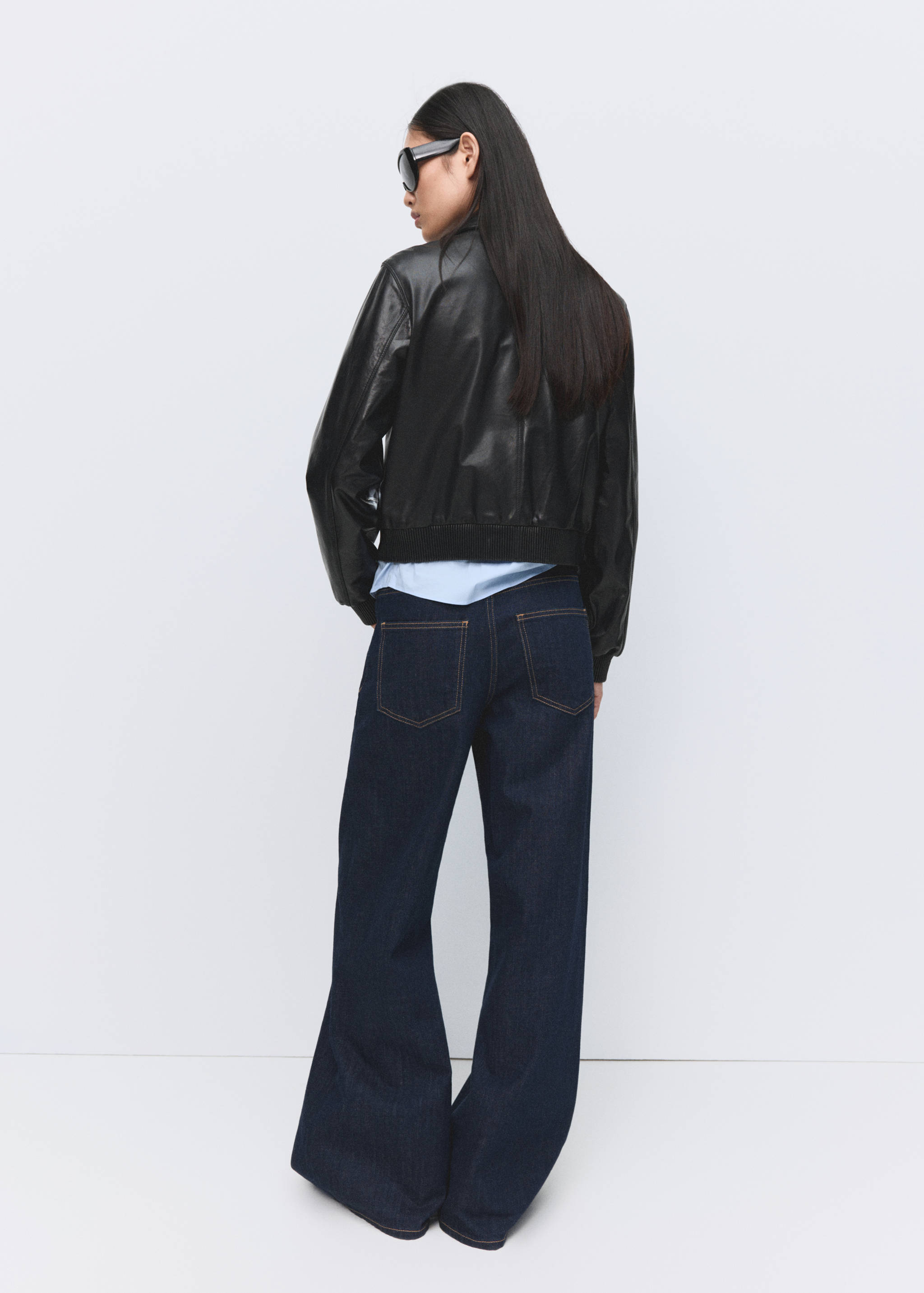 Low-rise wideleg jeans - Reverse of the article