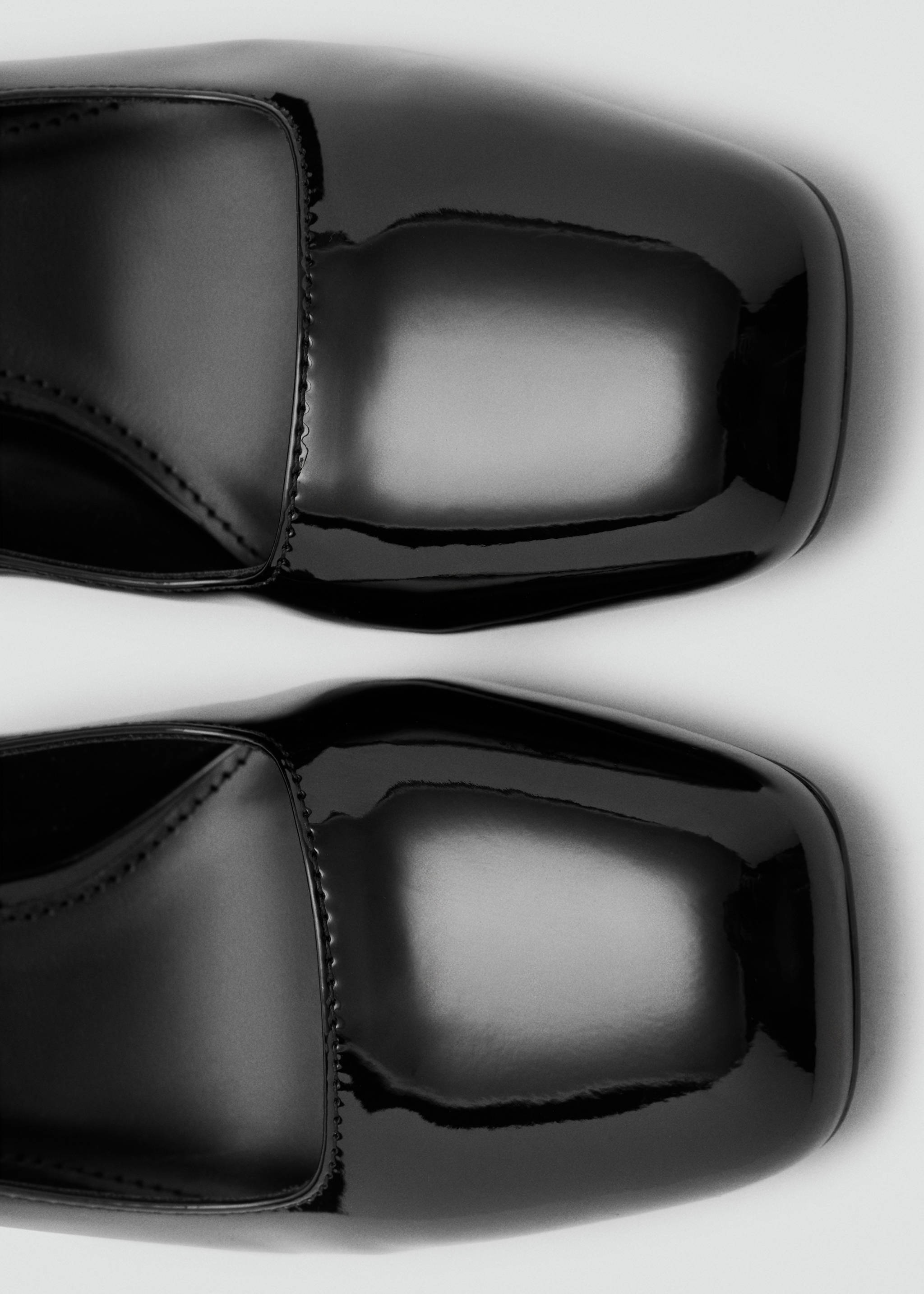 Chaussures à talons vernies avec boucle - Détail de l'article 2