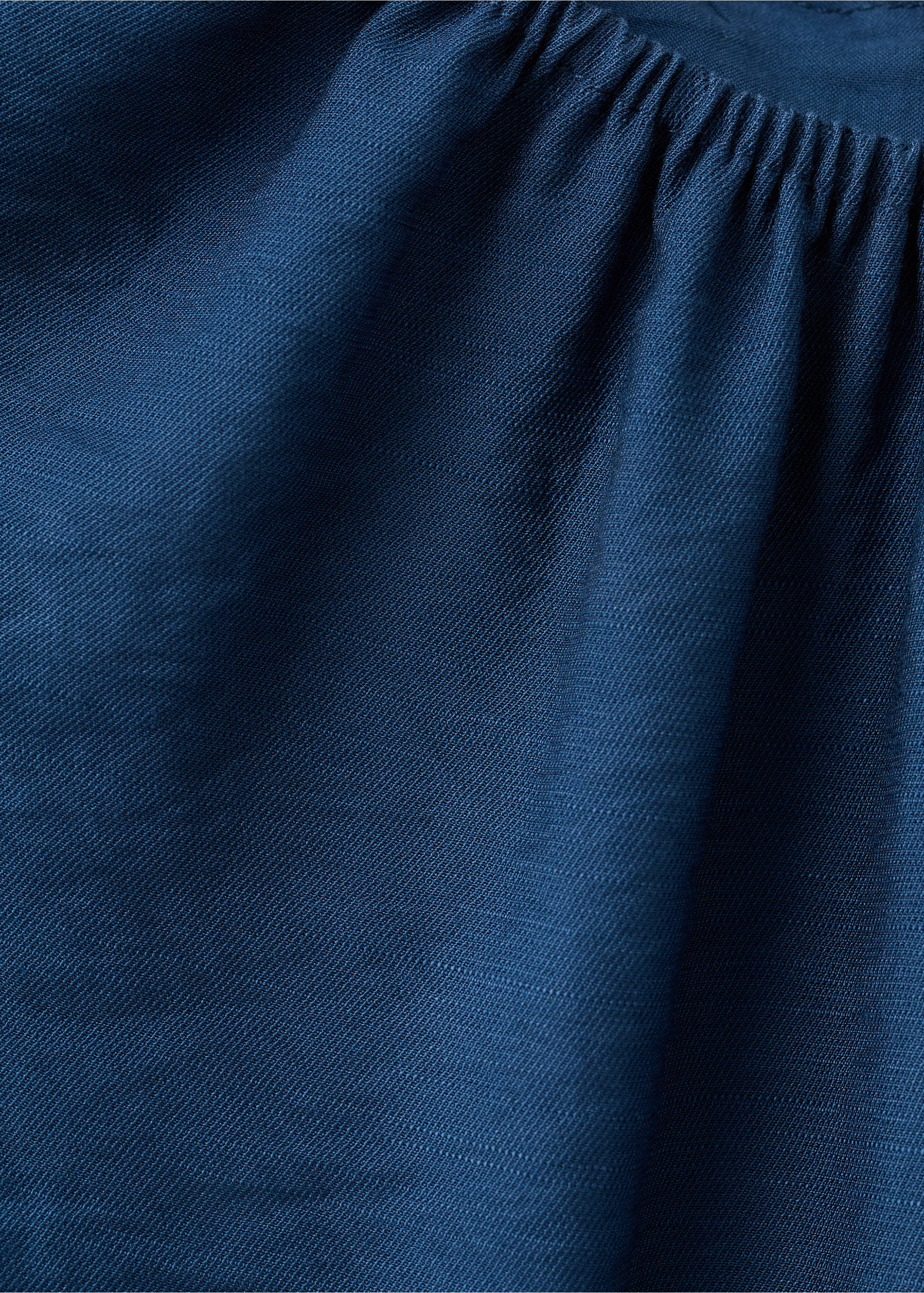 Crinkled-effect dress with cut-out - Details of the article 0, Navy. Ref: 27041244-00.