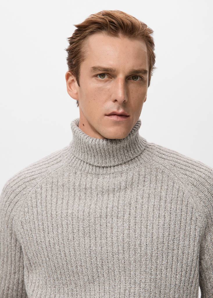 Wool-blend turtleneck sweater — Beige