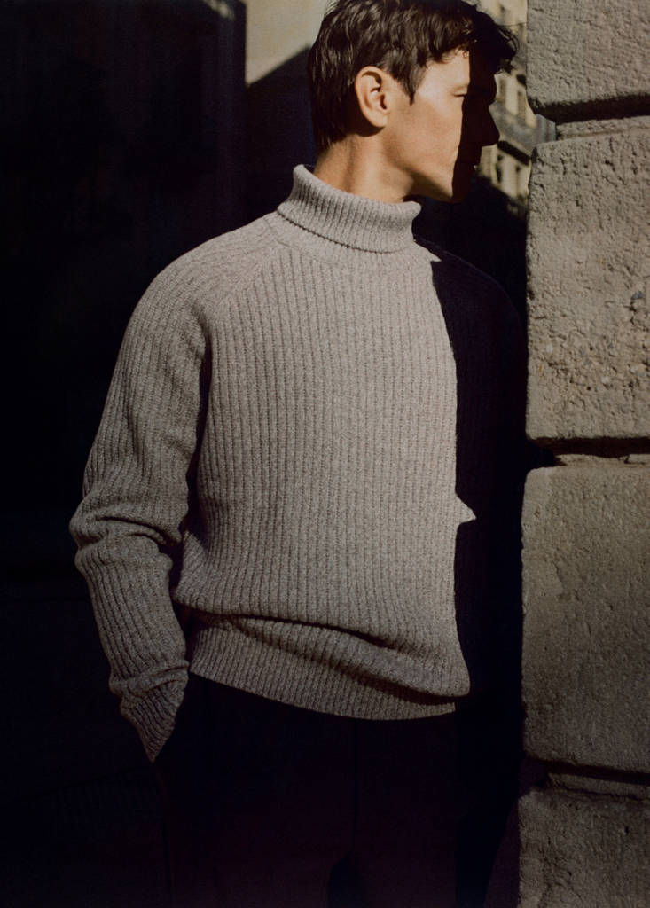 Wool-blend turtleneck sweater — Beige