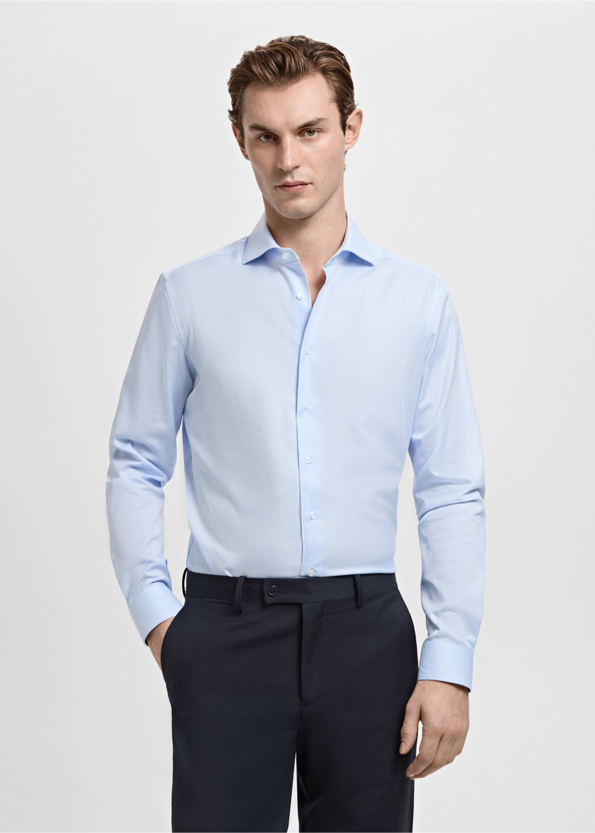 Костюмная рубашка slim fit из твила с микропринтом - Средний план, Небесно-голубой. Ref: 27041255-00.