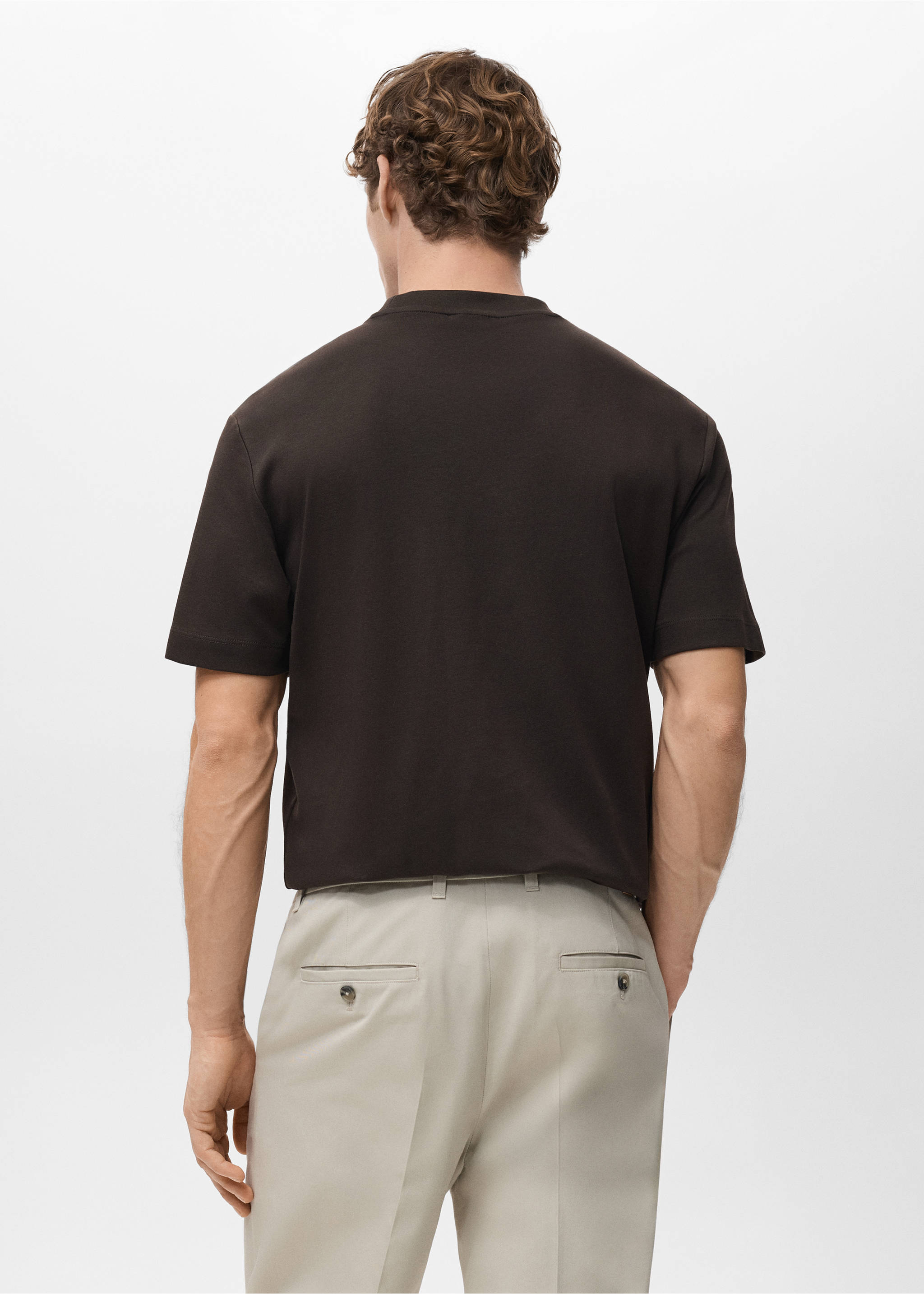 Tricou medium weight regular fit - Spatele articolului, Ciocolatiu. Ref: 27041262-00.